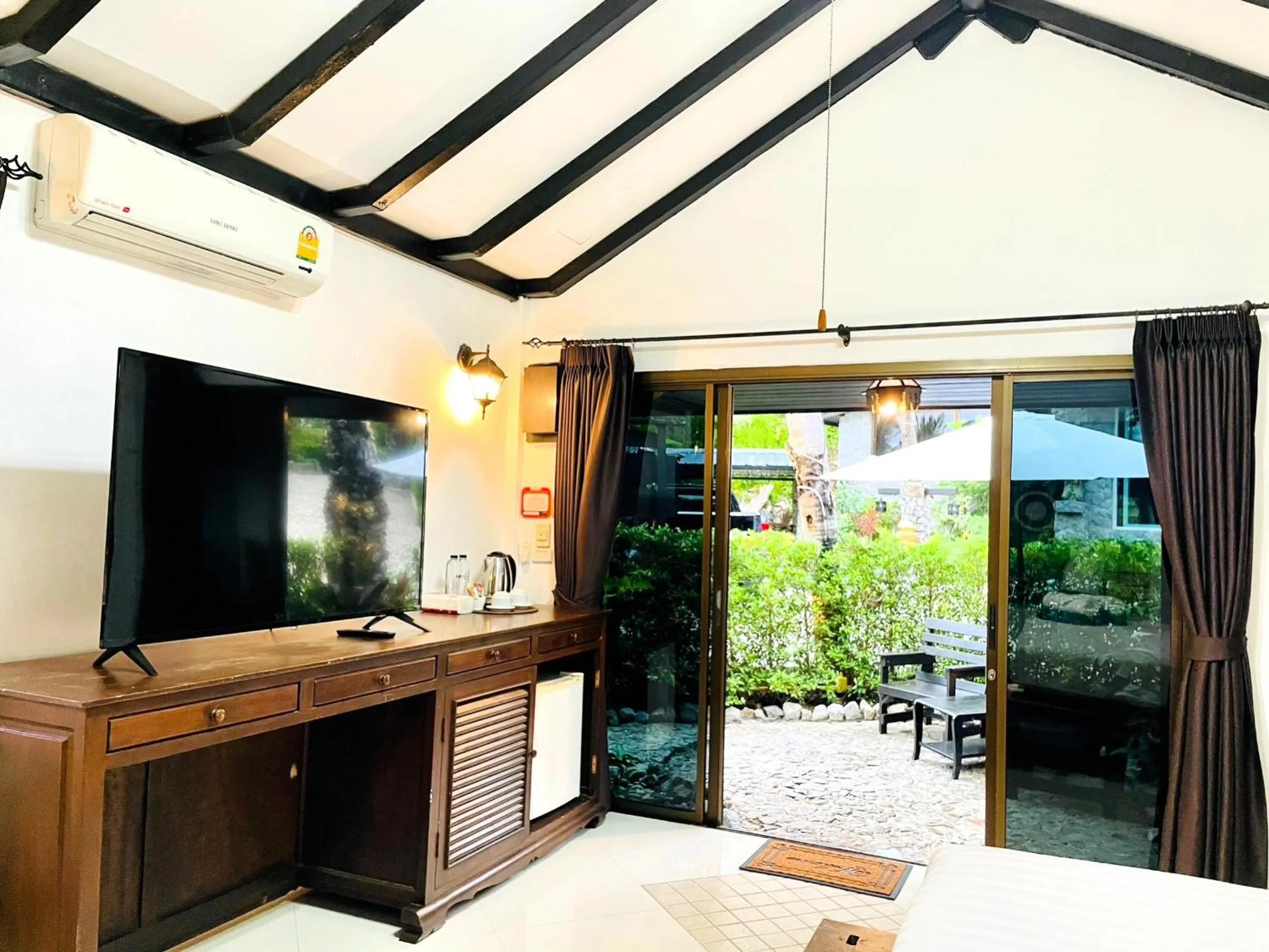 Boomerang Village Resort Kata