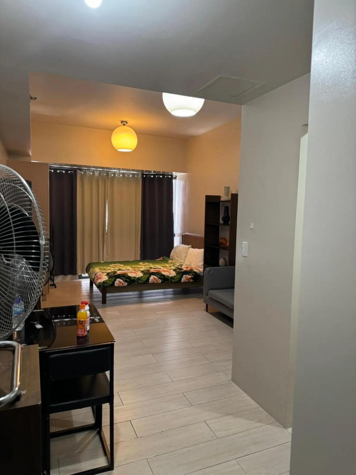 Henry's Newport Condotel