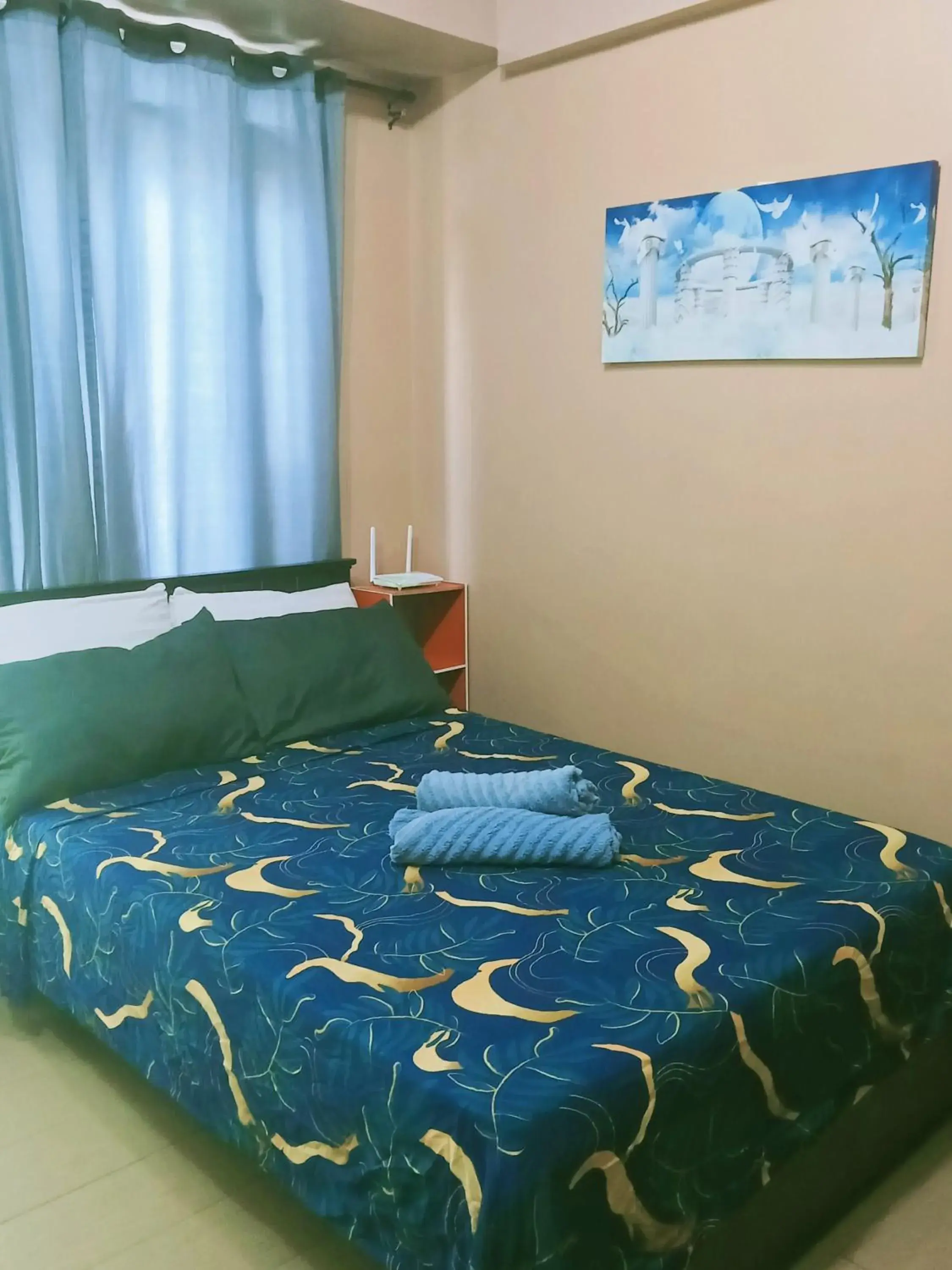 Bed in Henry's Newport Condotel Bed in Henry's Newport Condotel