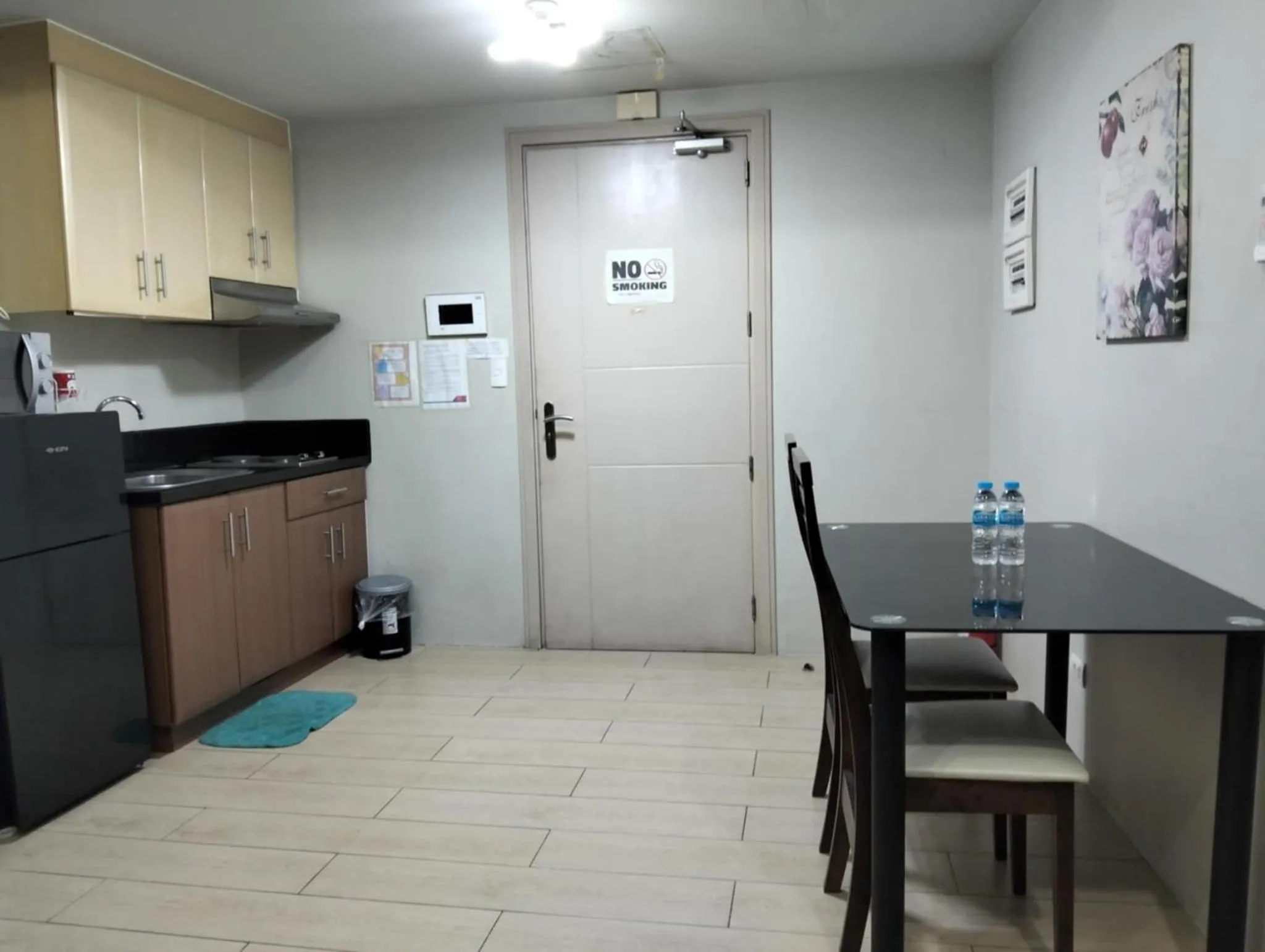 Henry's Newport Condotel