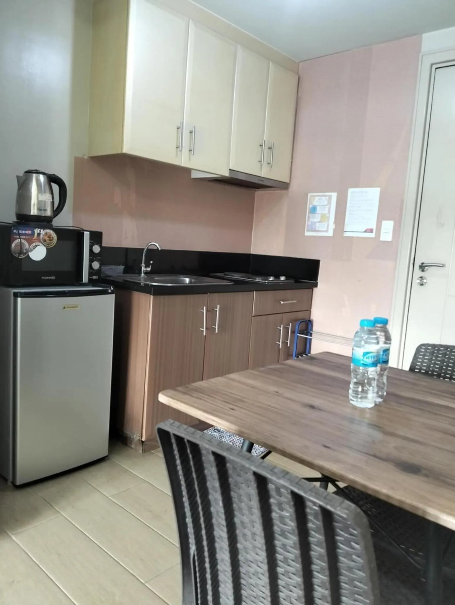 Henry's Newport Condotel