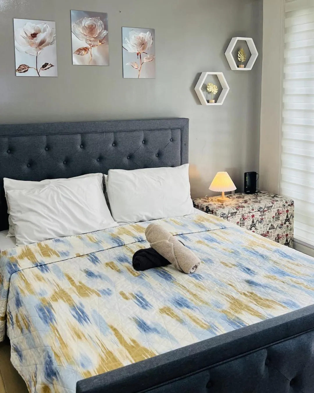 Bed in Henry's Newport Condotel