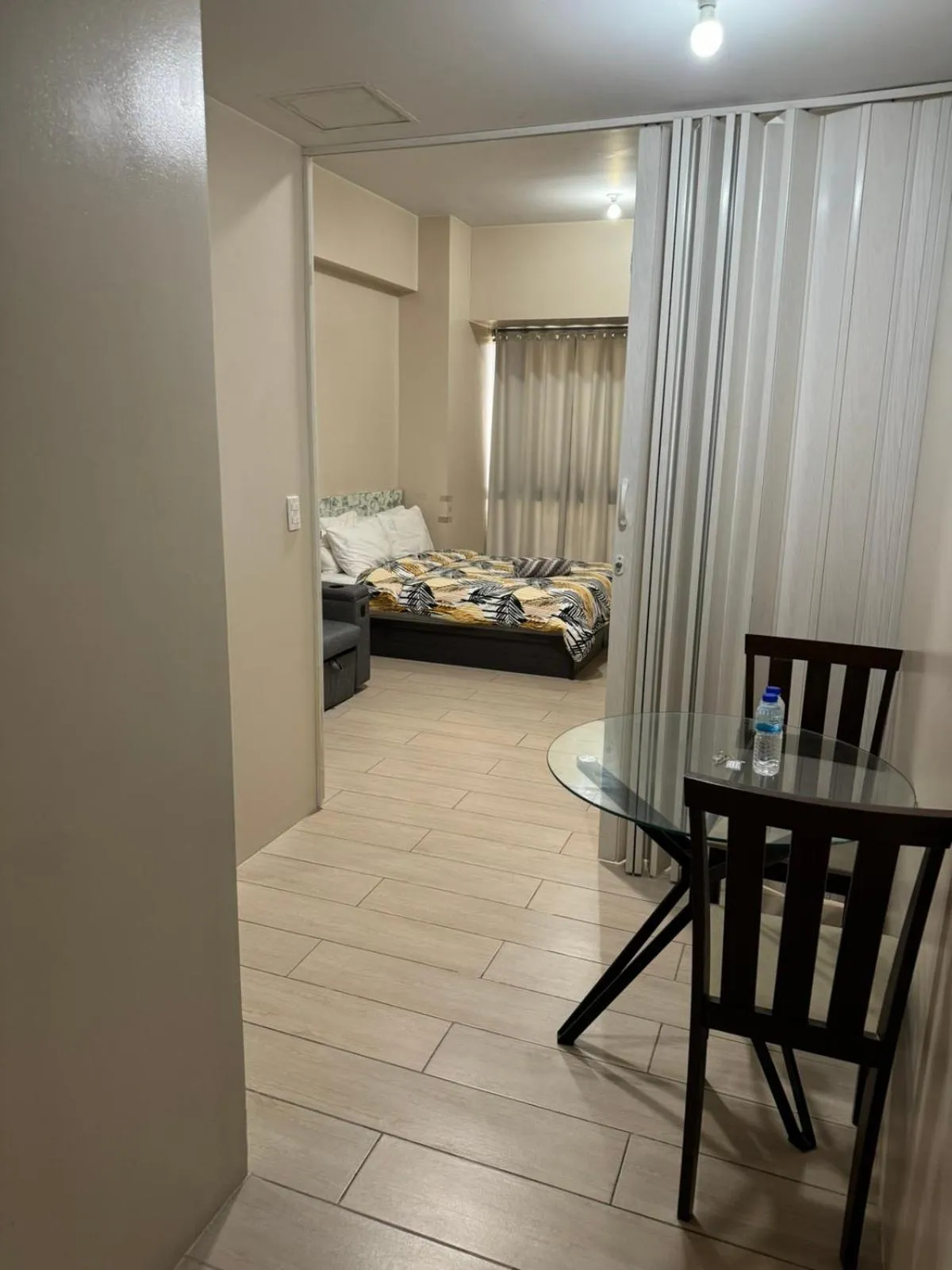 Bed in Henry's Newport Condotel