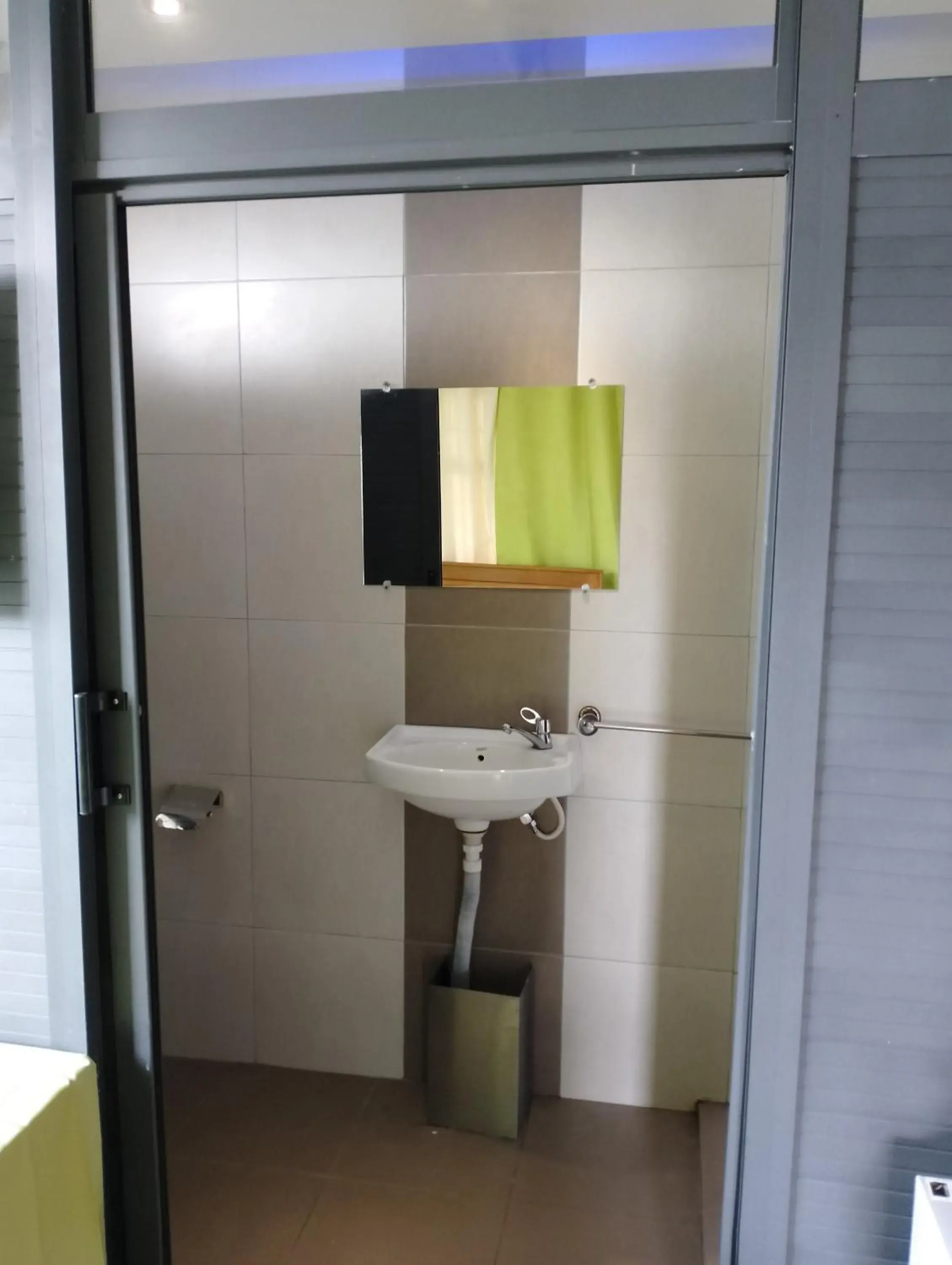 Budget Double Room - single occupancy in Residence Les Bambous Budget Double Room - single occupancy in Residence Les Bambous