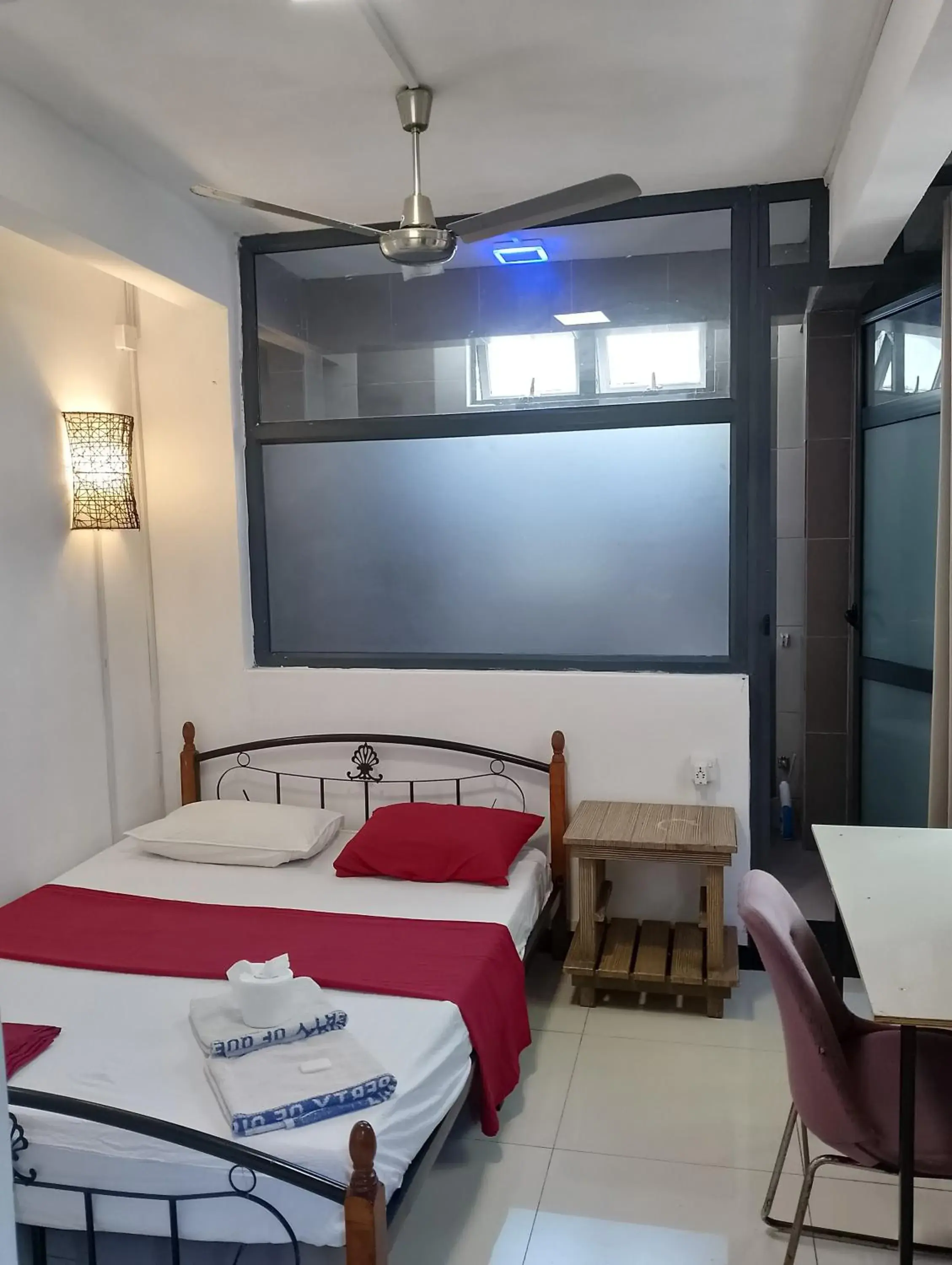 Budget Double Room - single occupancy in Residence Les Bambous Budget Double Room - single occupancy in Residence Les Bambous