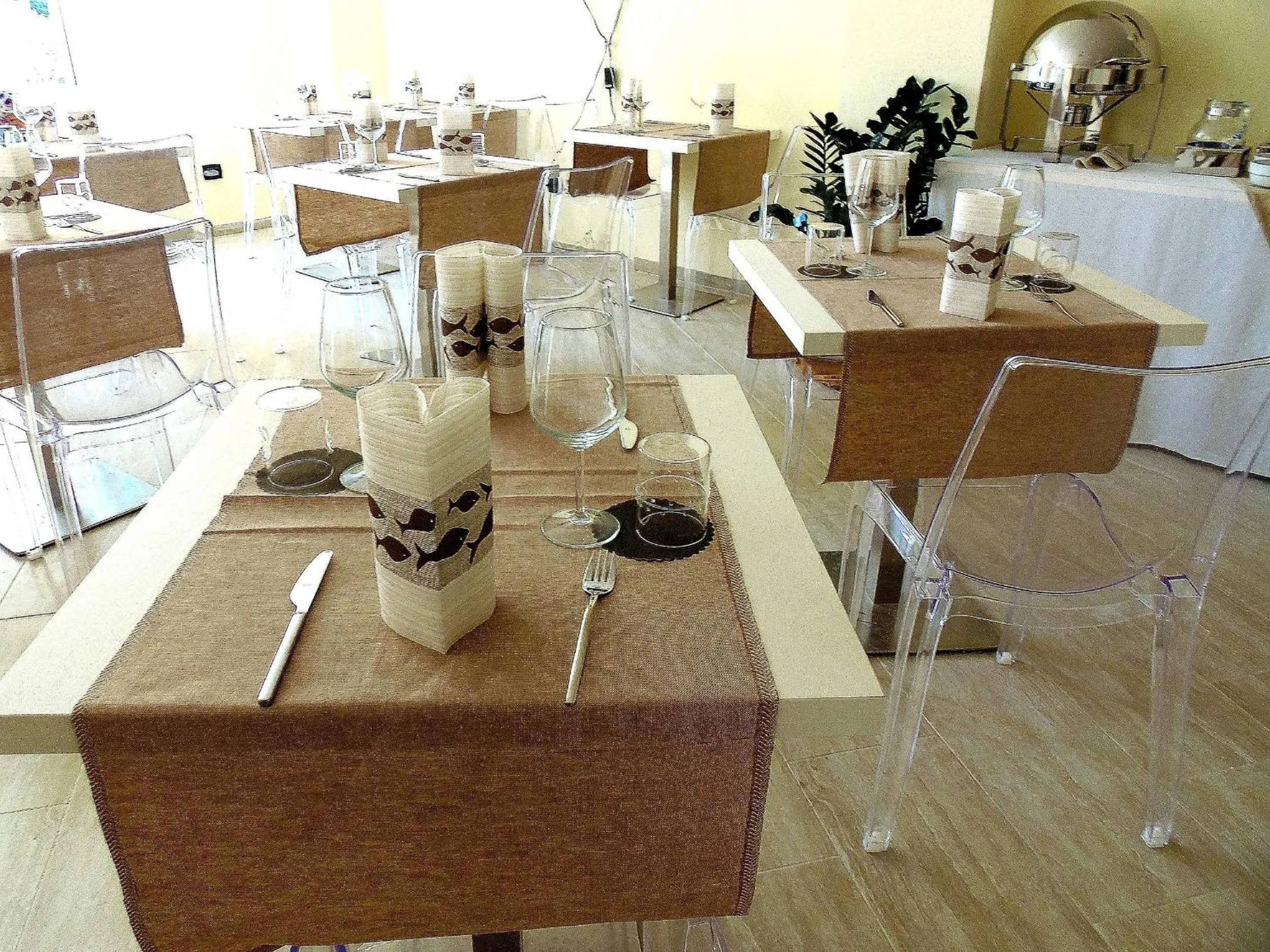 Restaurant/places to eat in Hotel Lido Inn