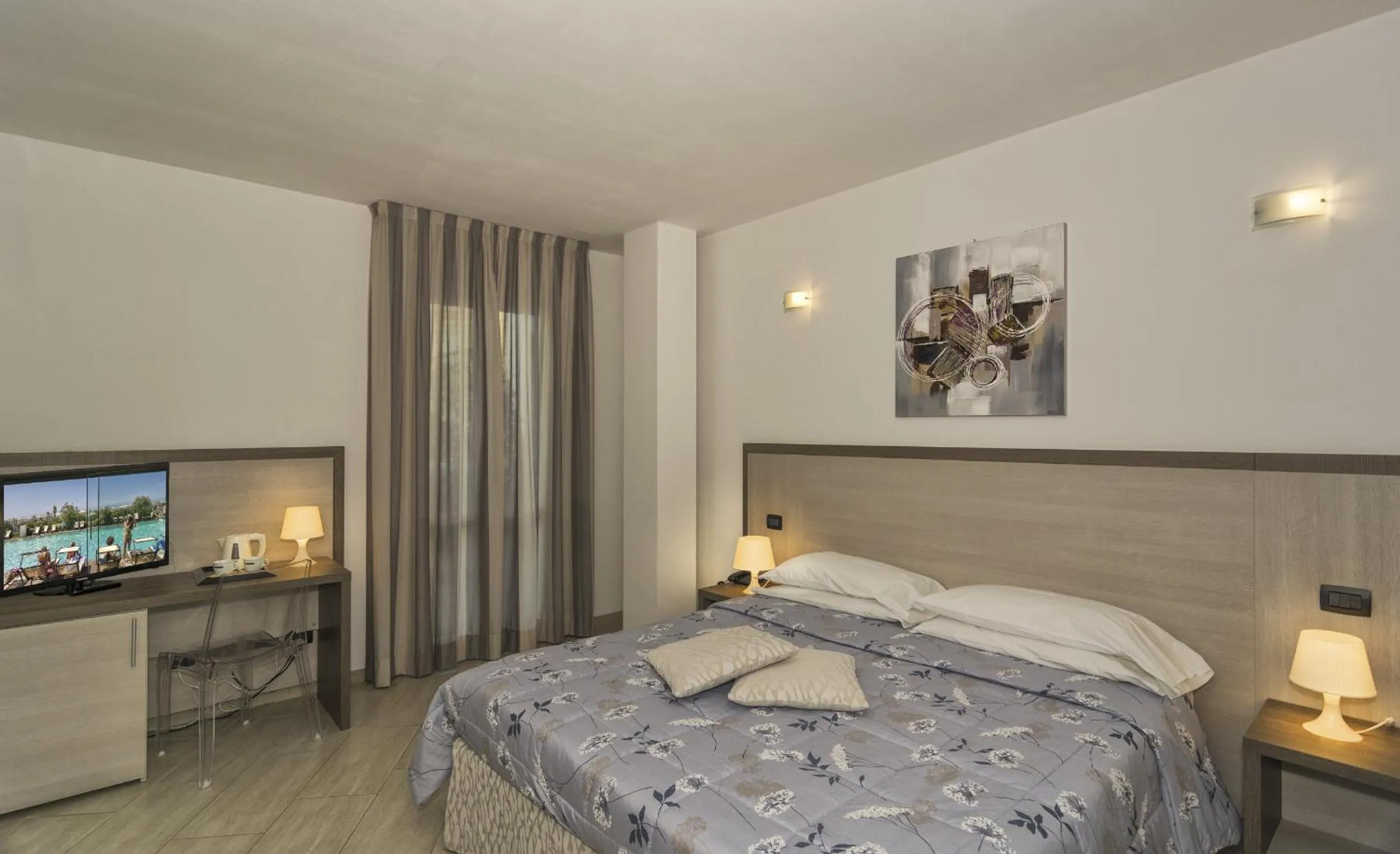 Bed in Hotel Lido Inn