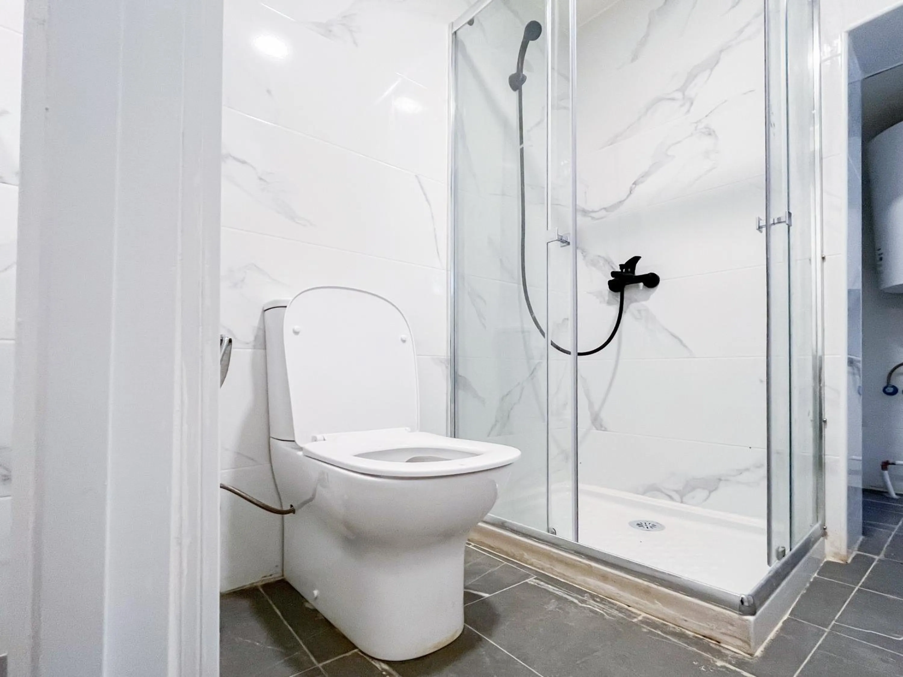 Shower in Multi Hostel Lavapies