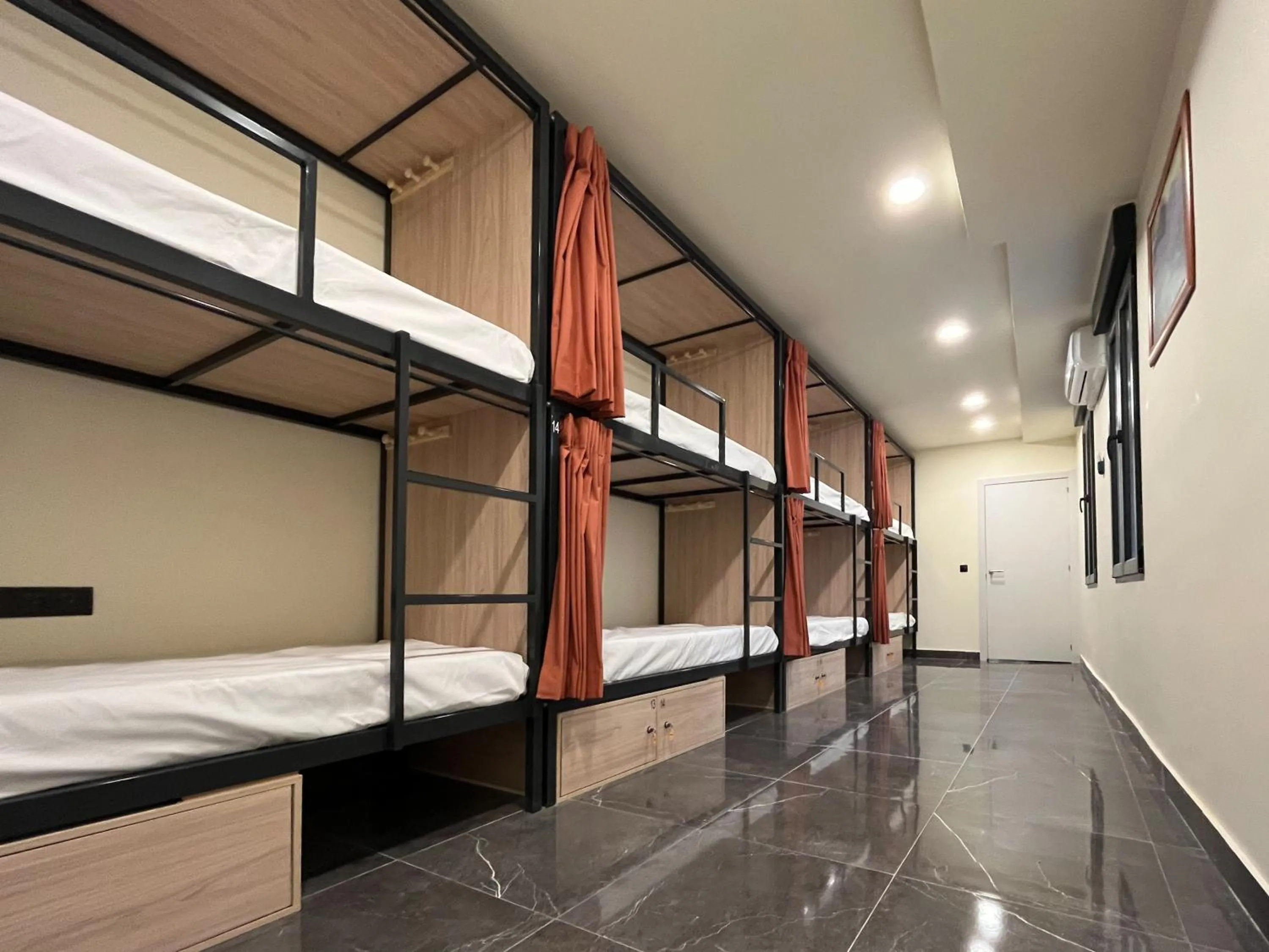 Bed in Multi Hostel Lavapies