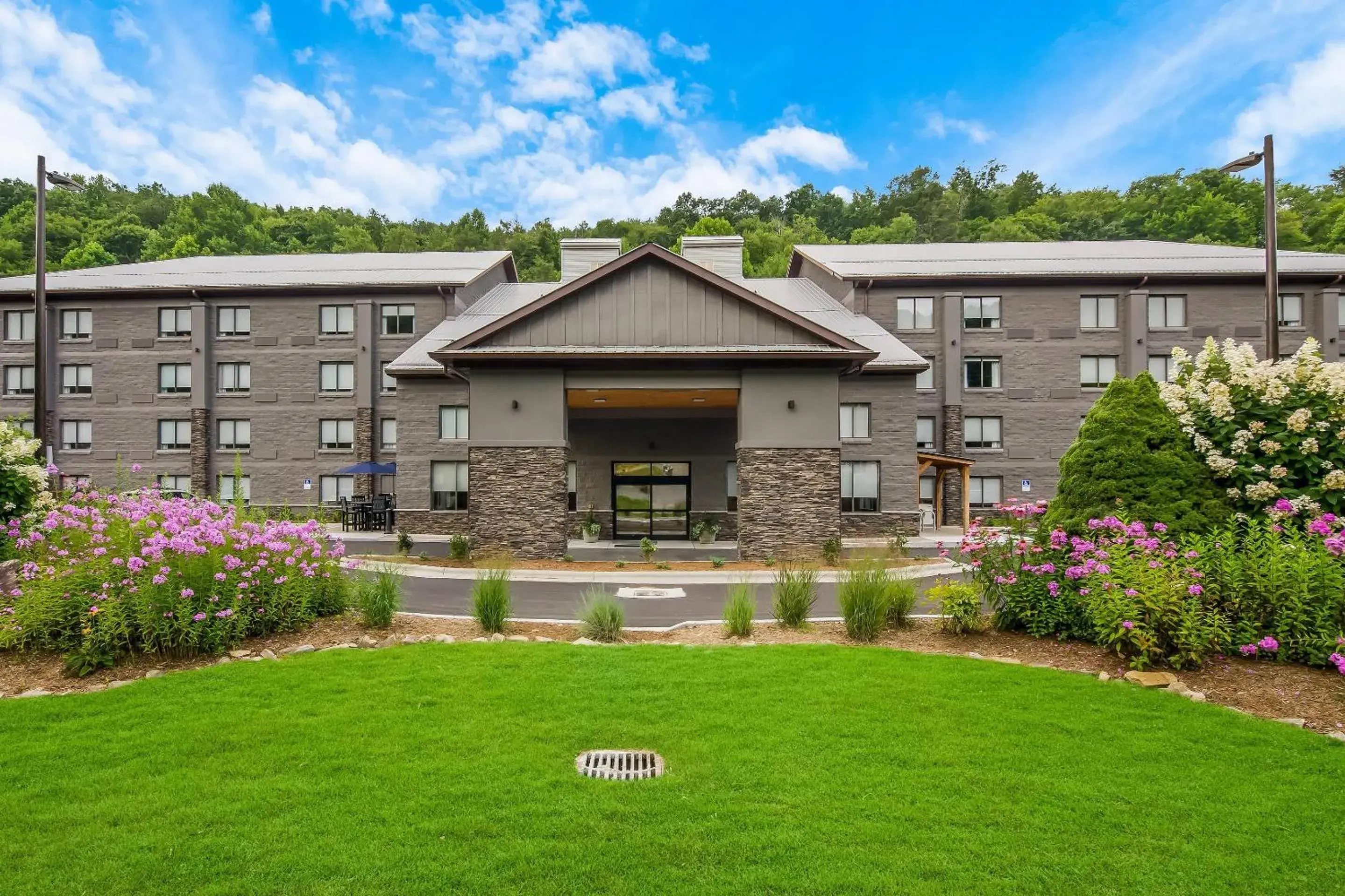 Property building in Graystone Lodge, an Ascend Collection Hotel Property building in Graystone Lodge, an Ascend Collection Hotel