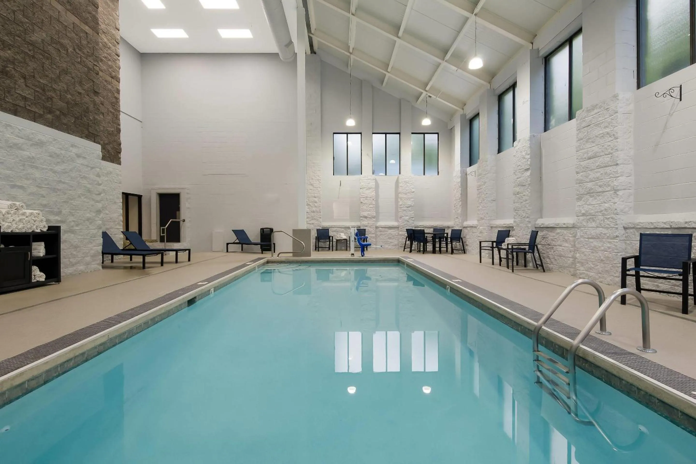 Swimming pool in Graystone Lodge, an Ascend Collection Hotel