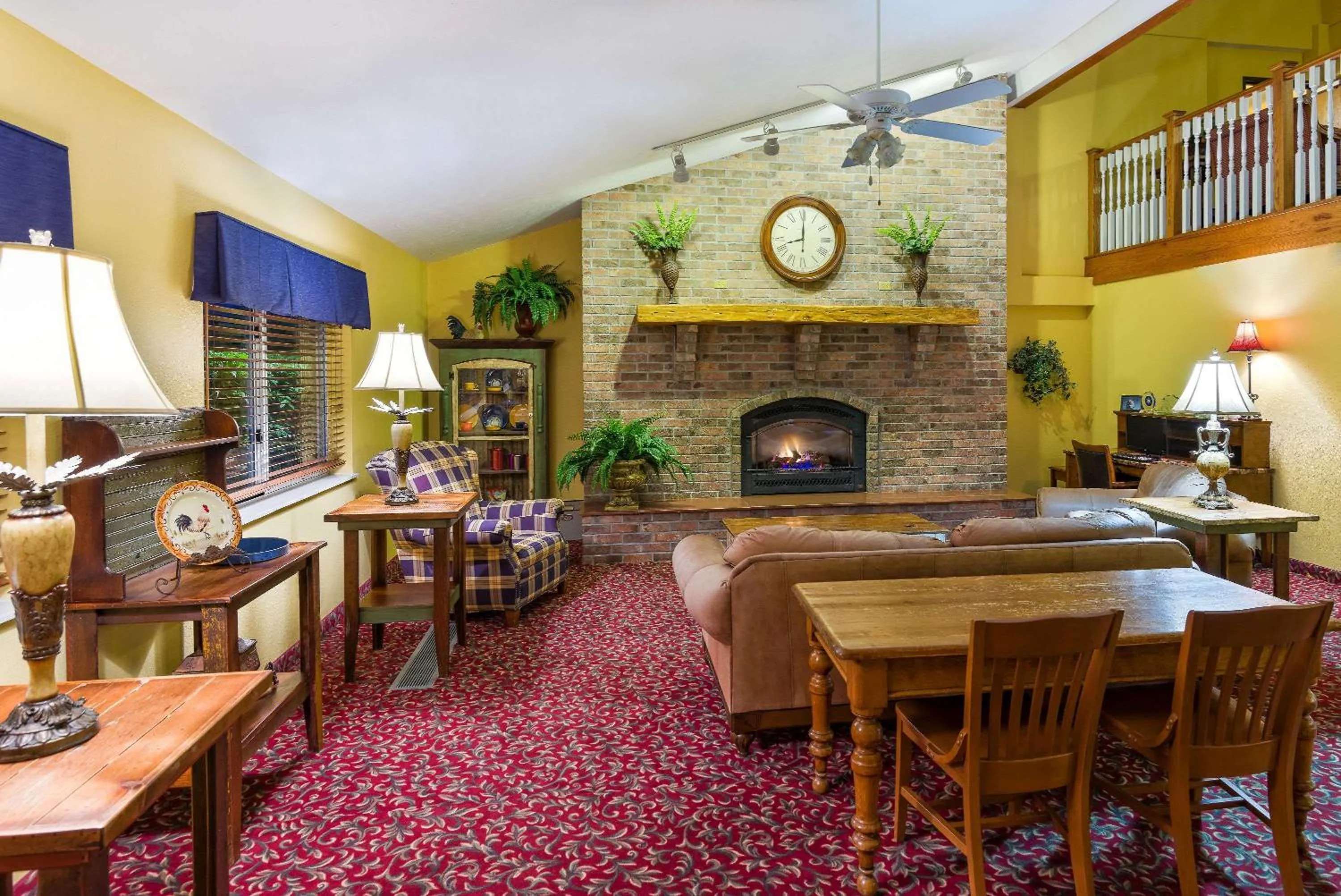 Lobby or reception in AmericInn by Wyndham Republic