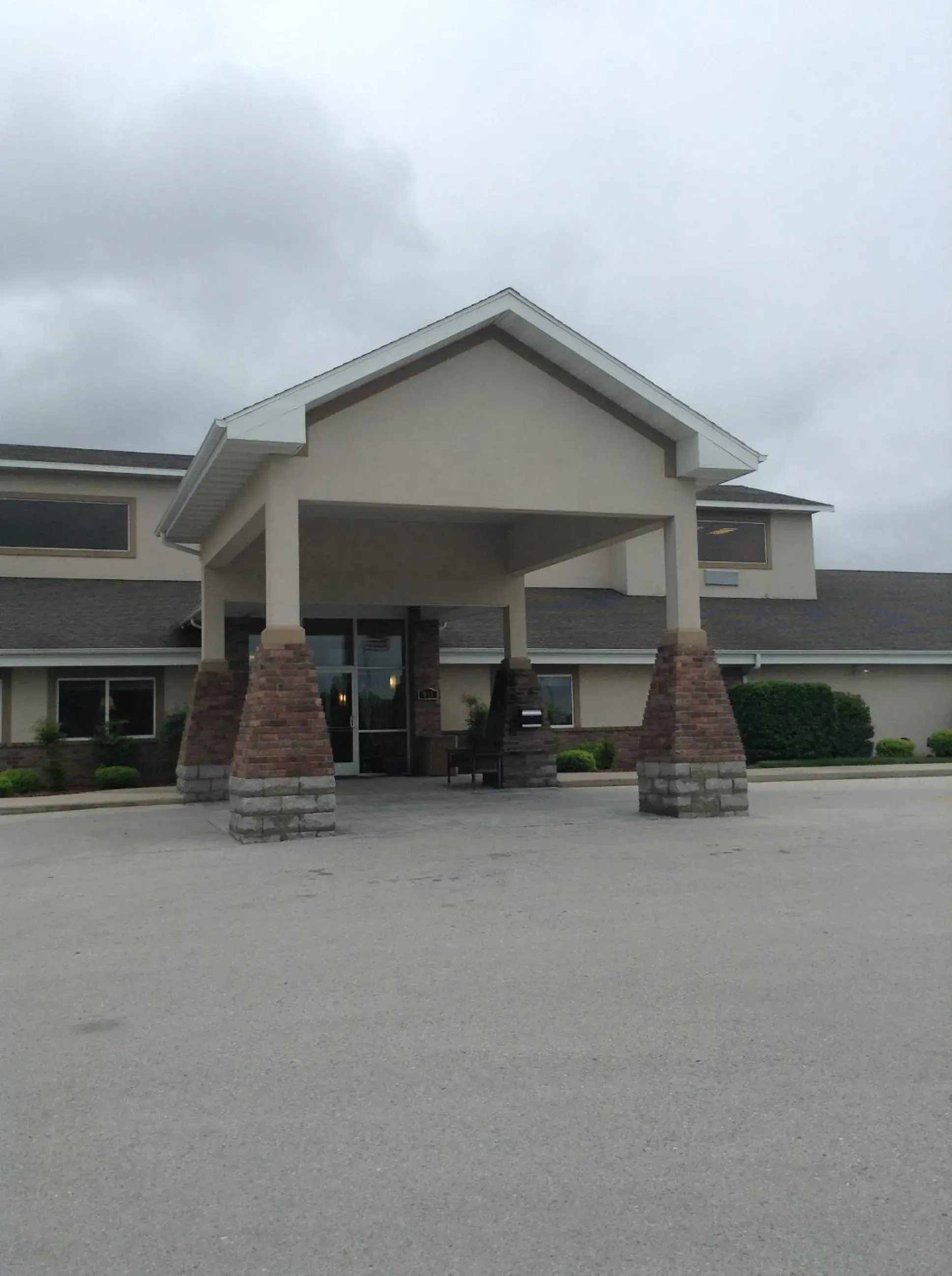 Facade/entrance in AmericInn by Wyndham Republic Facade/entrance in AmericInn by Wyndham Republic