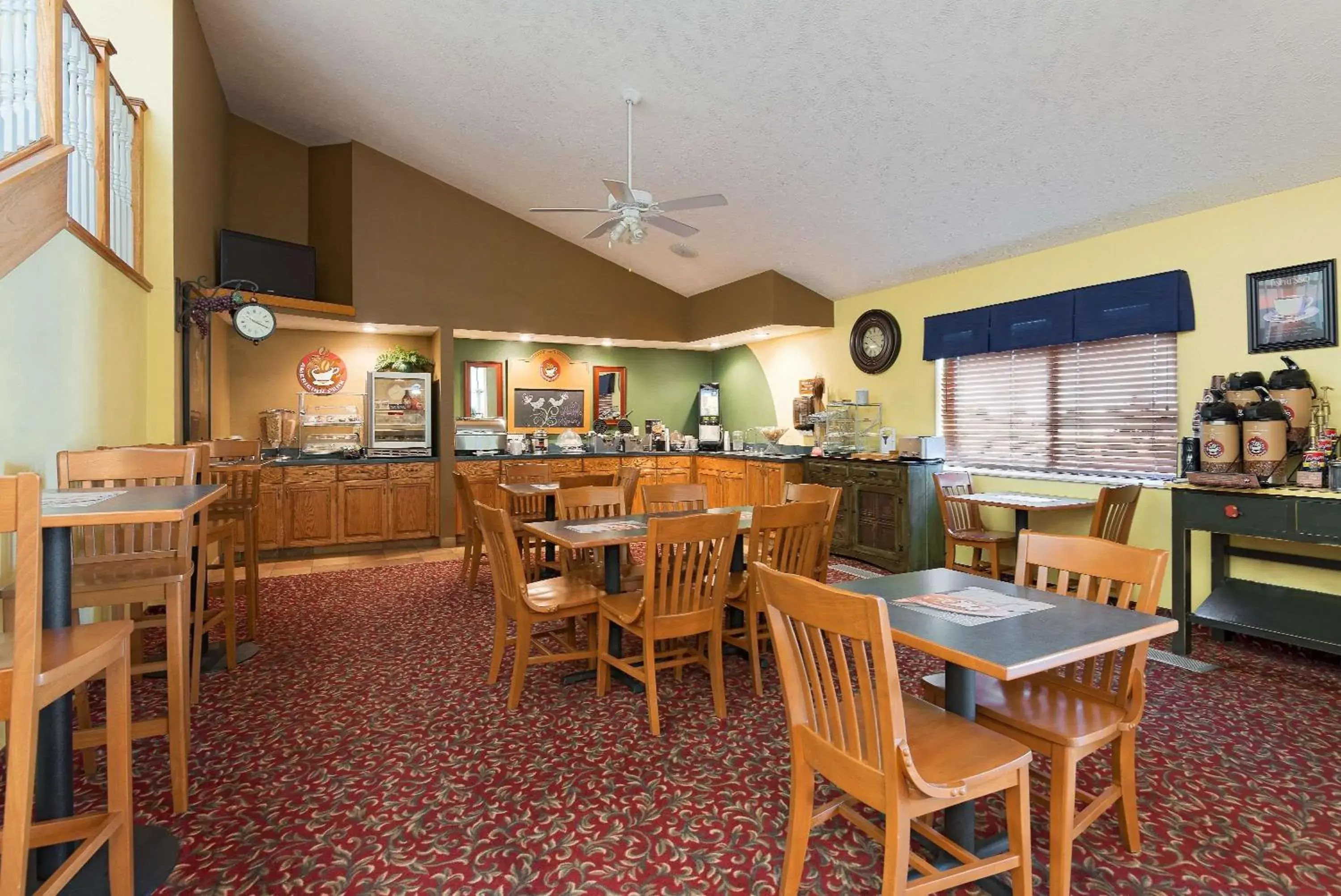 Restaurant/places to eat in AmericInn by Wyndham Republic Restaurant/places to eat in AmericInn by Wyndham Republic