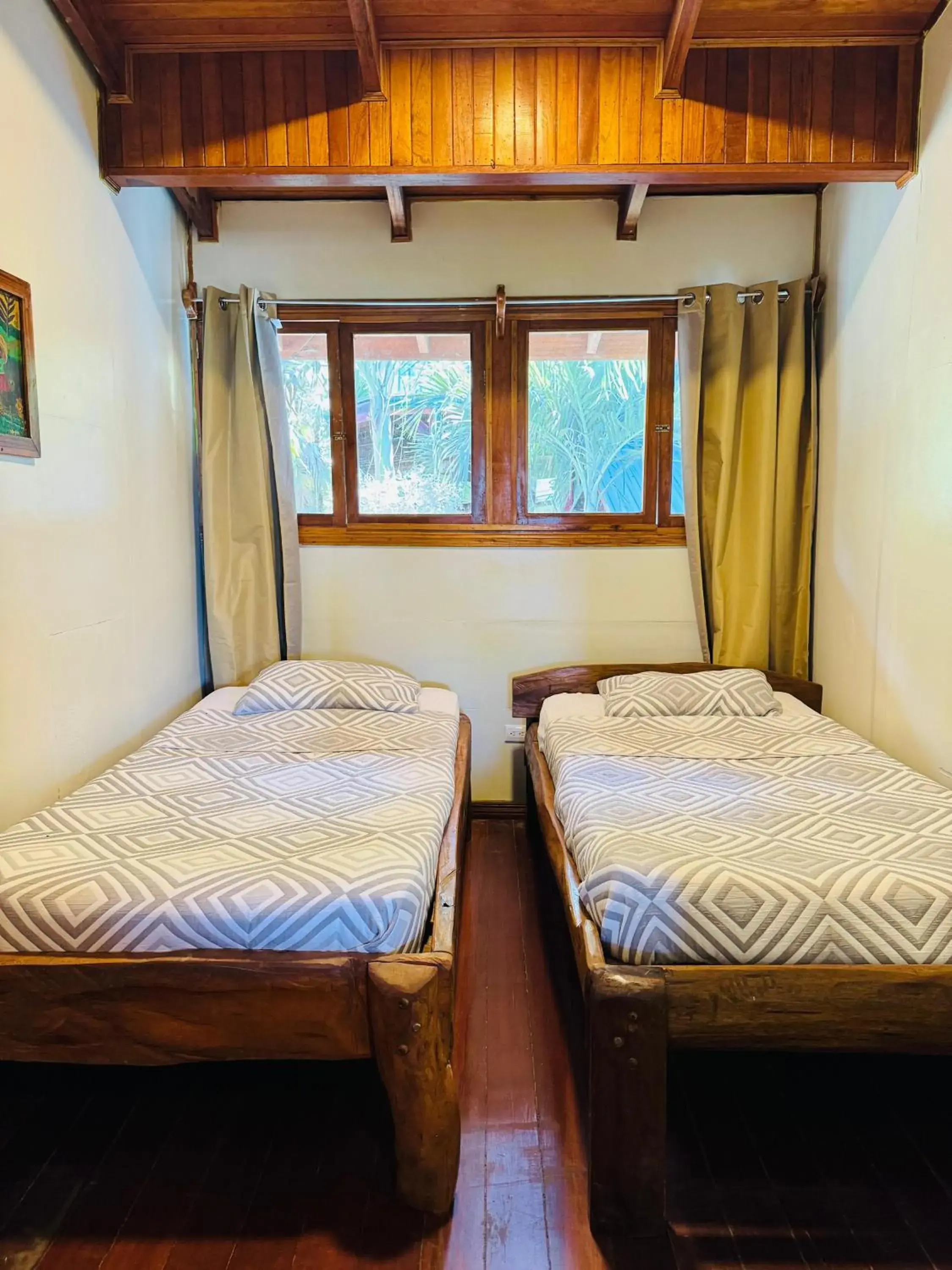 Bed in Hotel La Isla Inn Bed in Hotel La Isla Inn