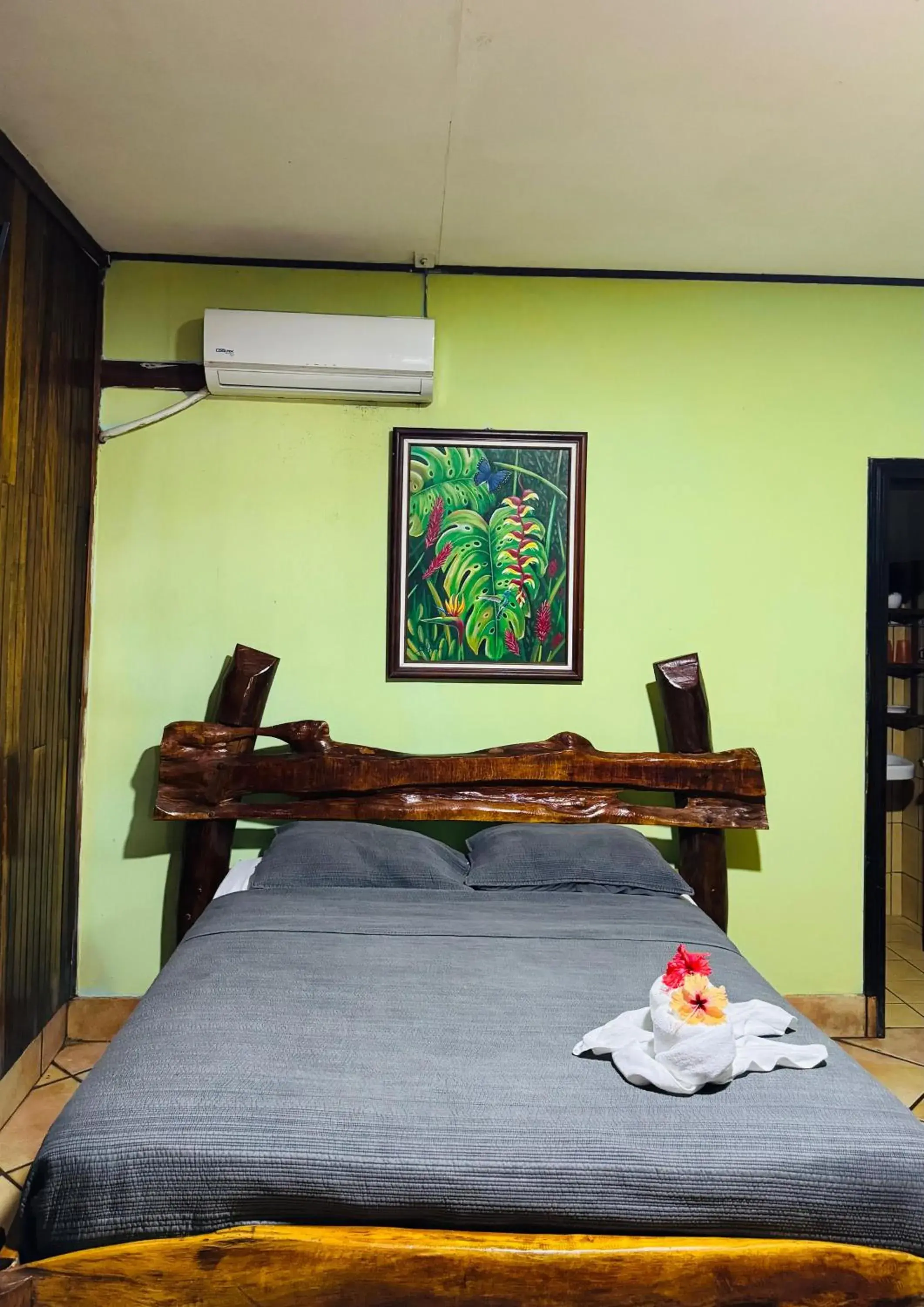 Bed in Hotel La Isla Inn Bed in Hotel La Isla Inn