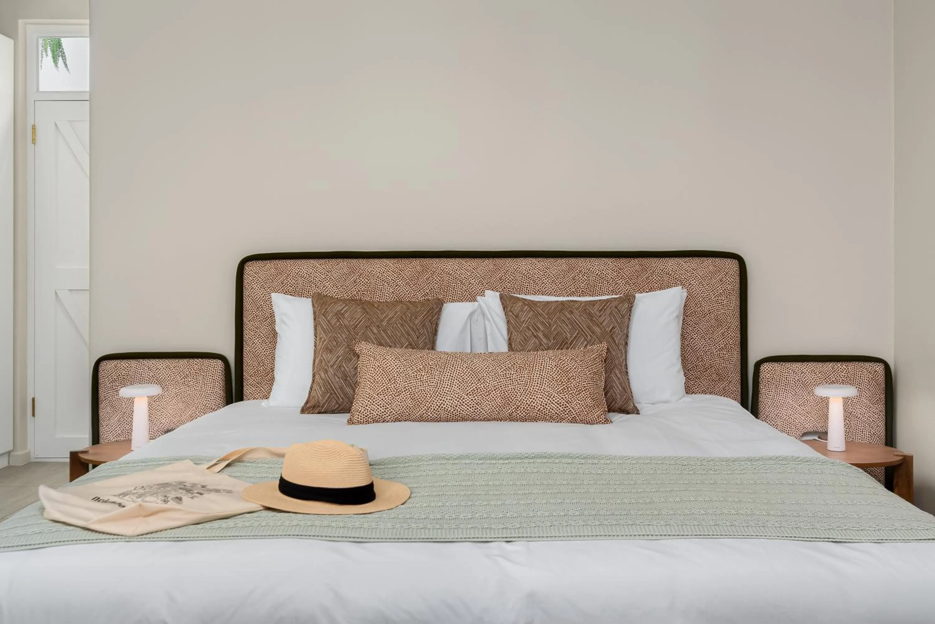 Bed in Neighbourgood Franschhoek