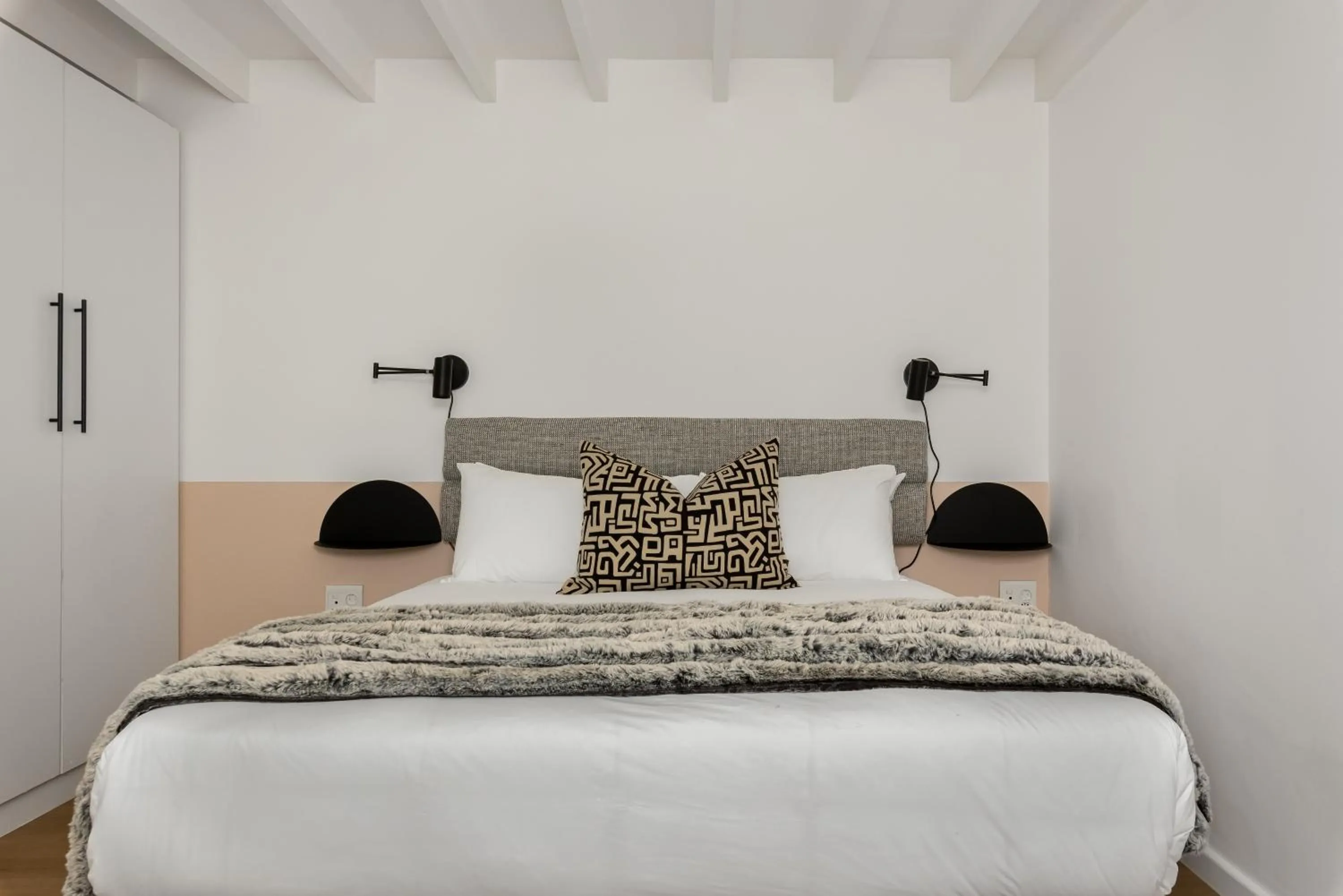 Bed in Neighbourgood Franschhoek