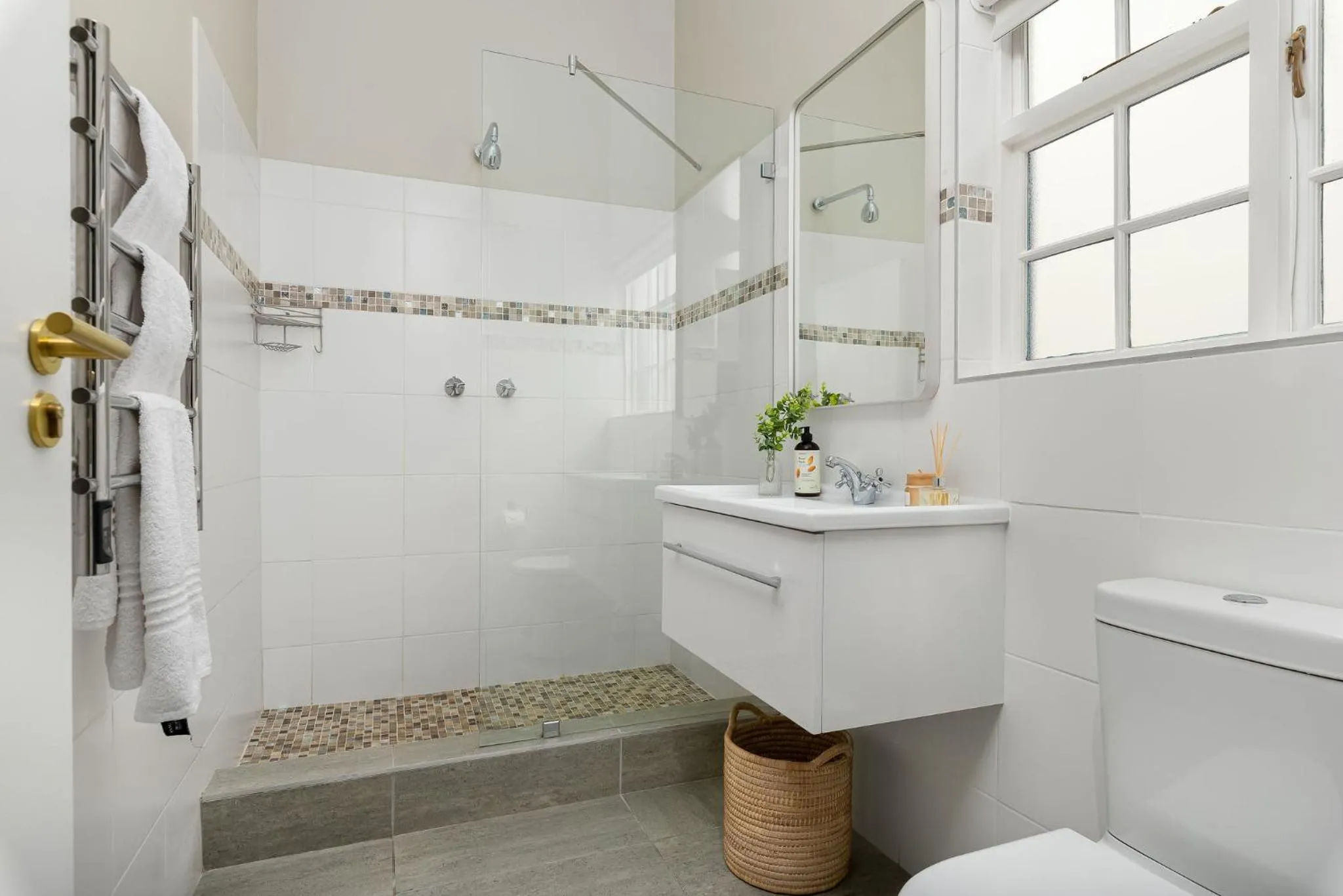 Shower in Neighbourgood Franschhoek