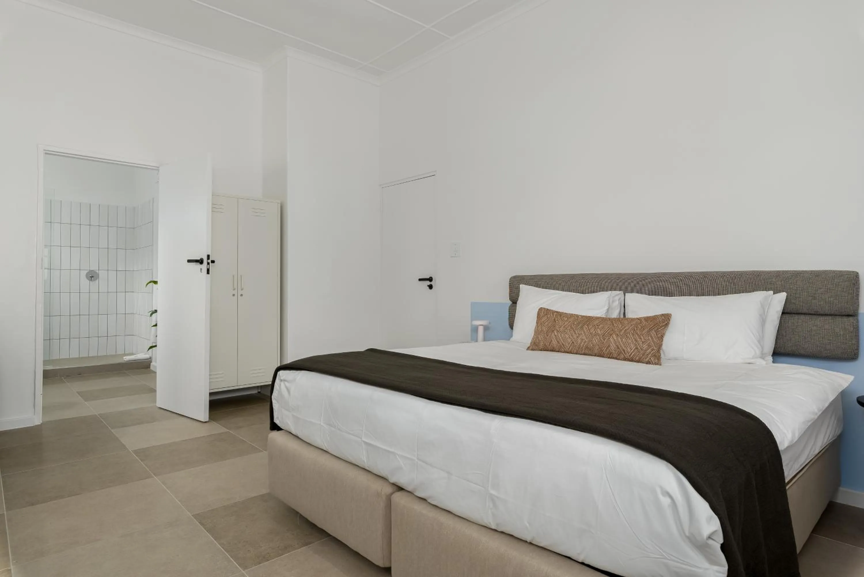 Bed in Neighbourgood Franschhoek