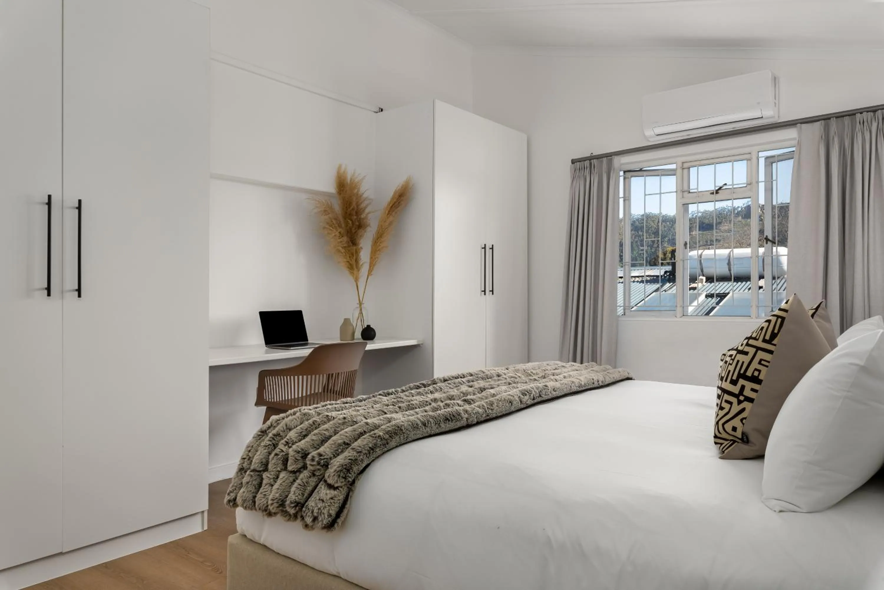 Bed in Neighbourgood Franschhoek