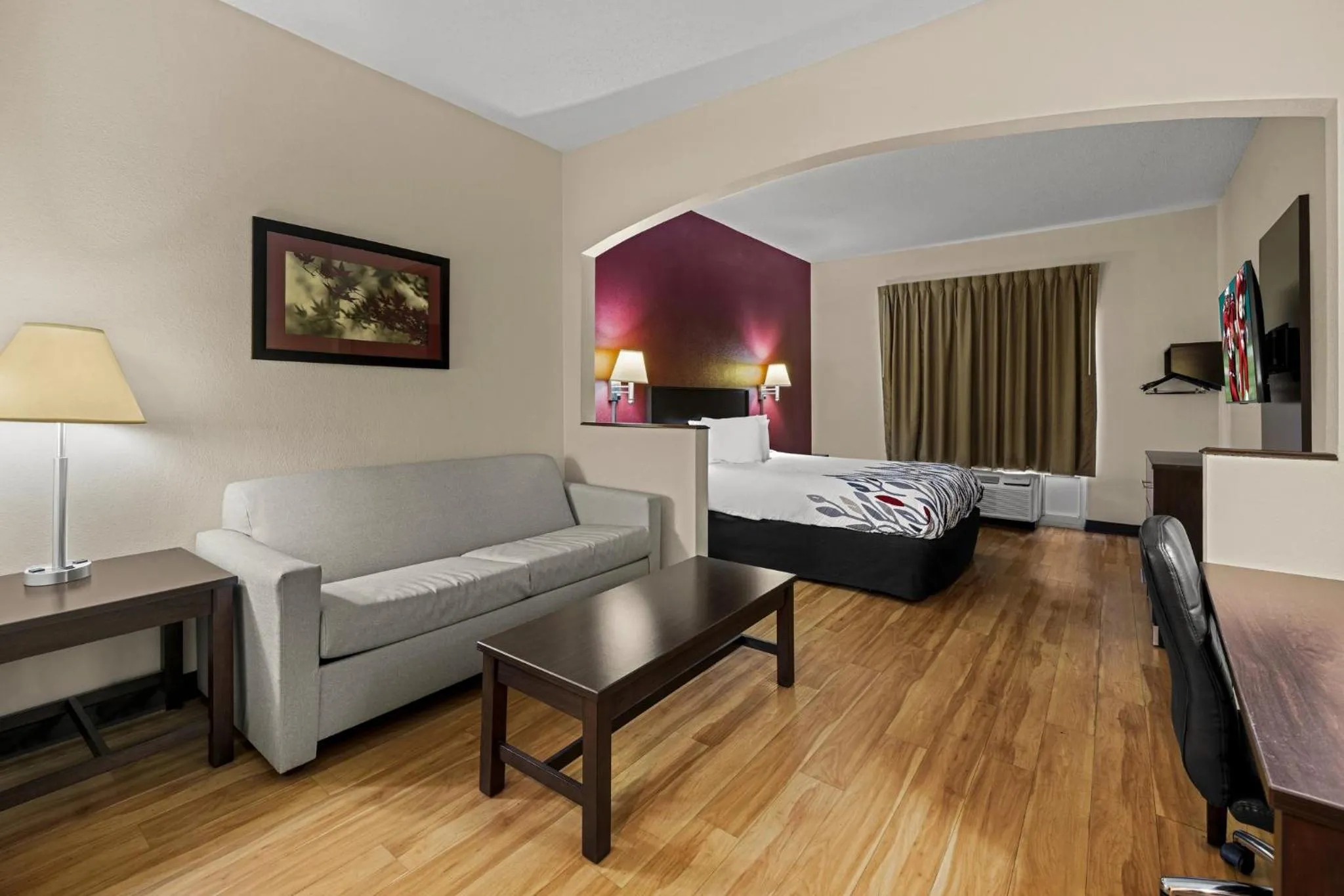 Bedroom, Bed in Red Roof Inn & Suites Albany, GA