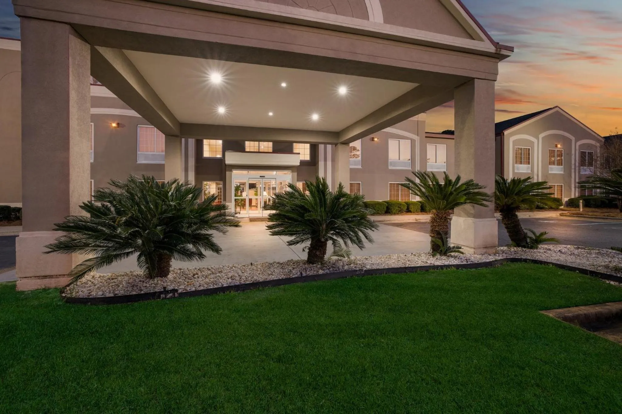 Property building in Red Roof Inn & Suites Albany, GA