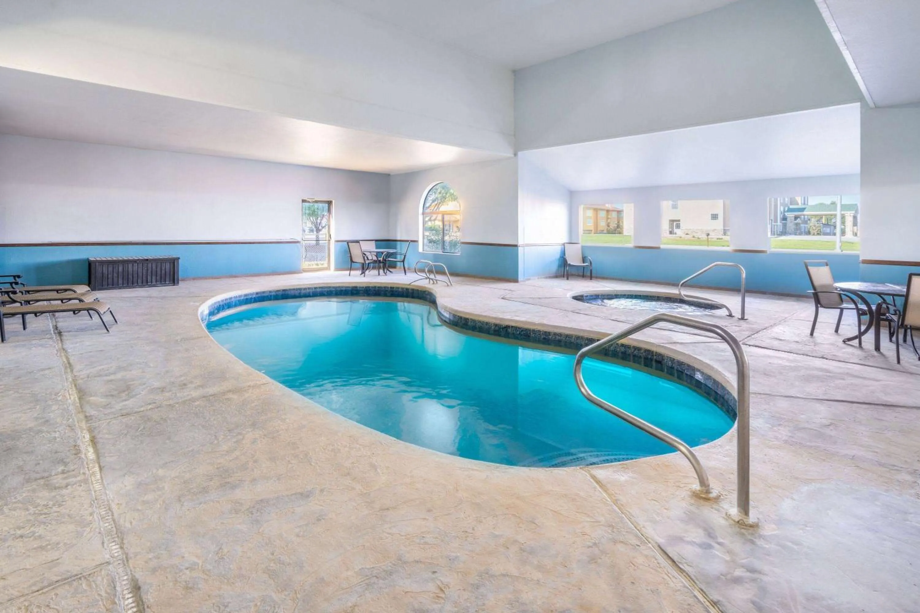 Swimming pool in Days Inn by Wyndham Lamar