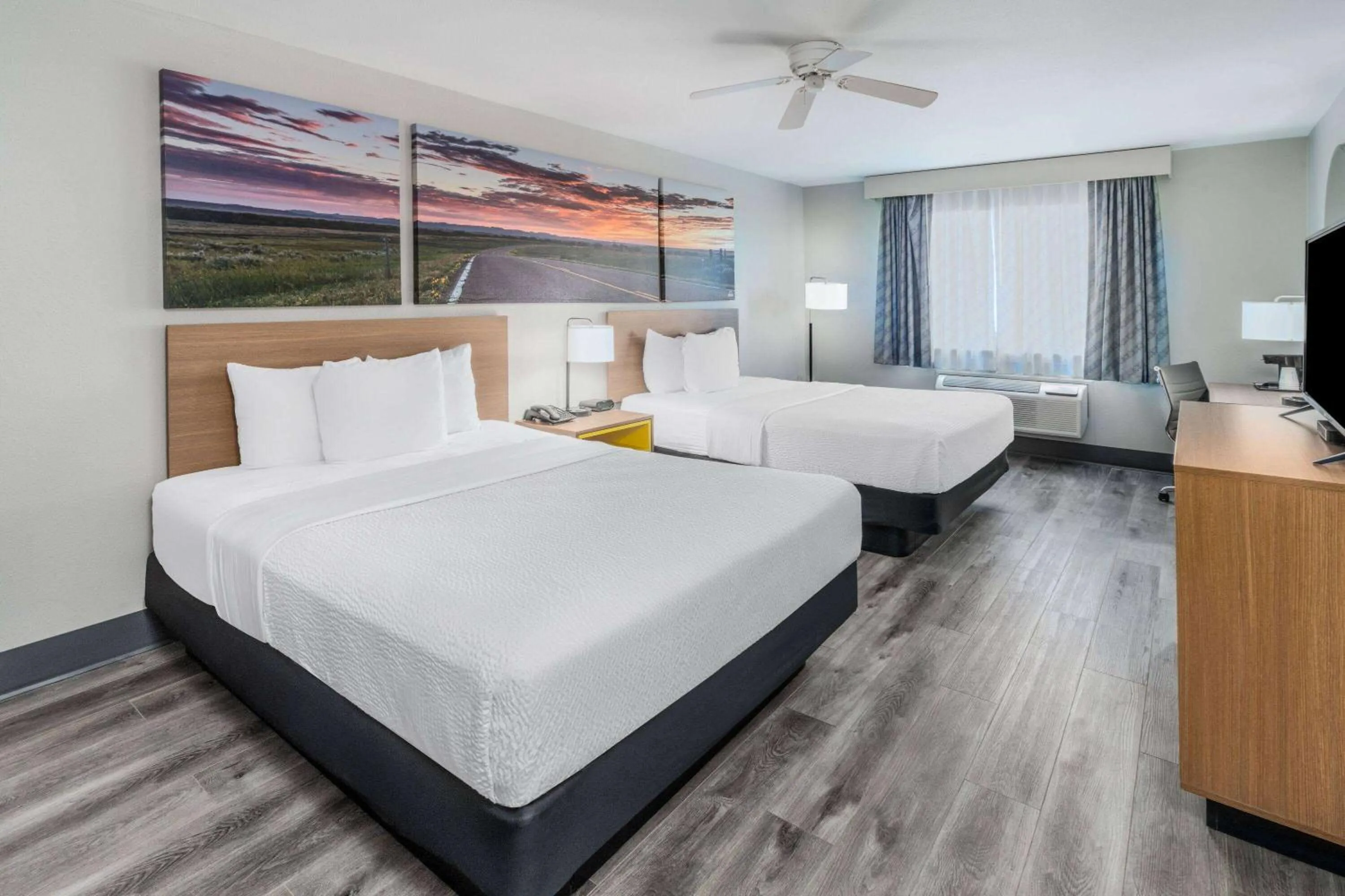 Photo of the whole room, Bed in Days Inn by Wyndham Lamar