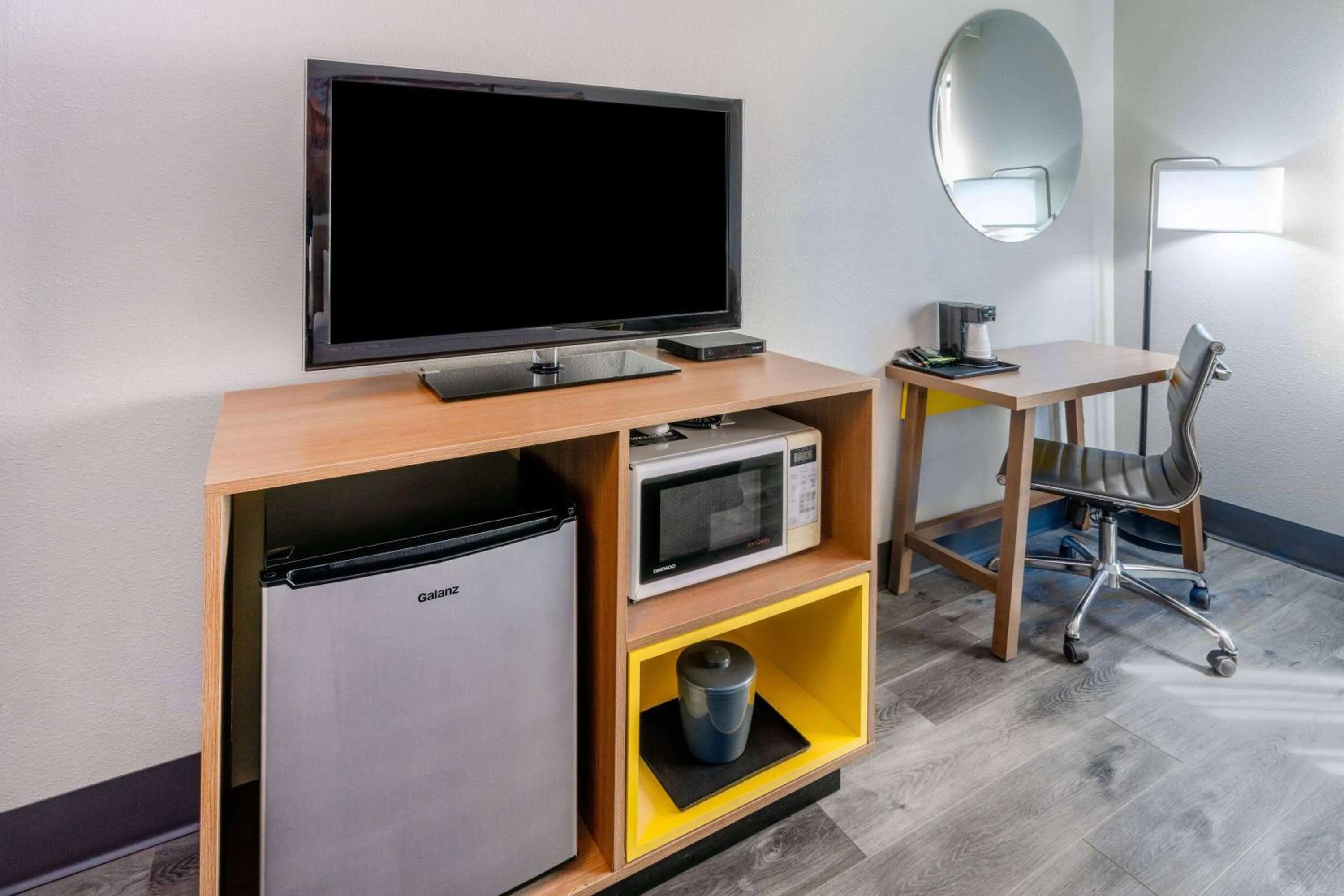 Photo of the whole room in Days Inn by Wyndham Lamar