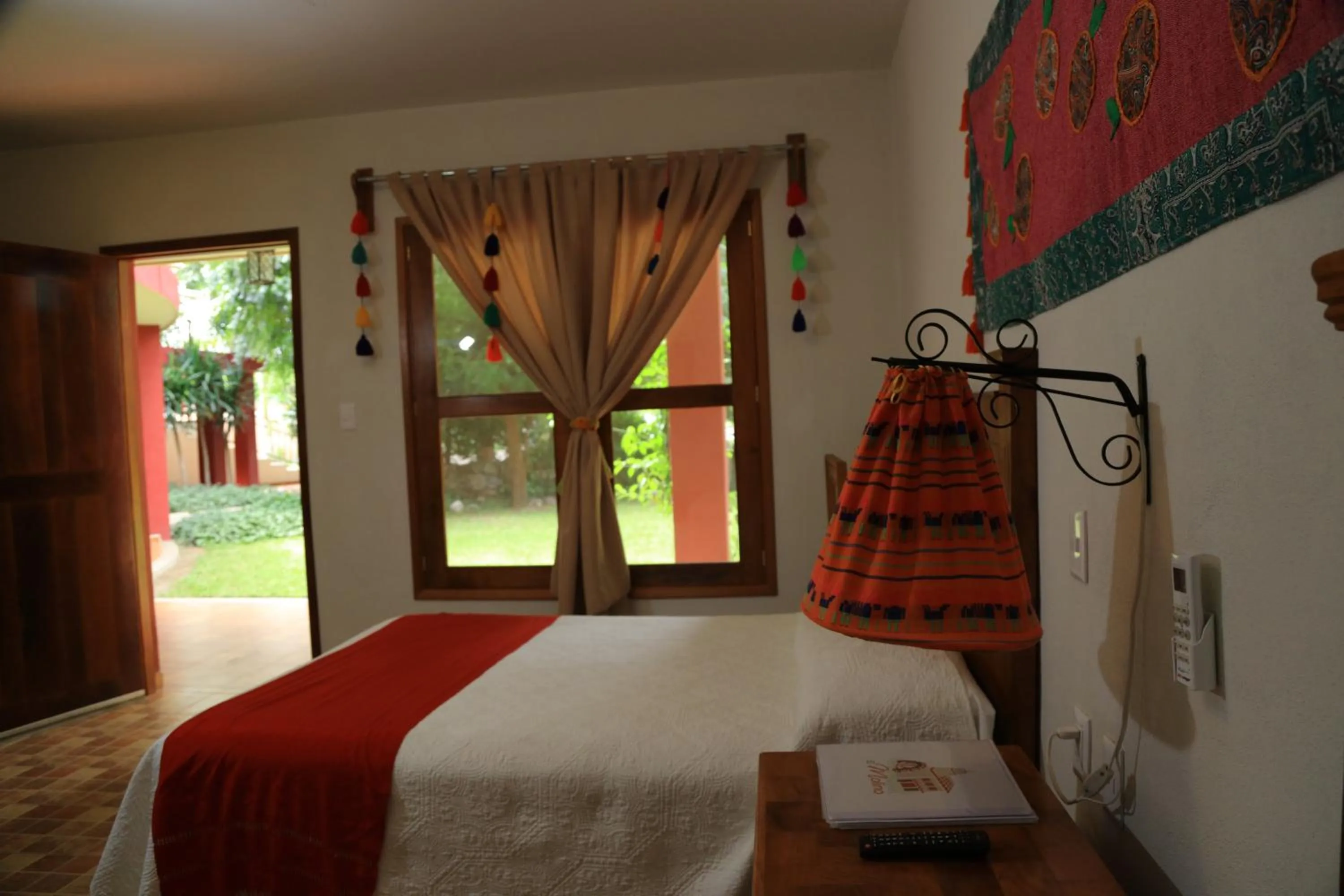 Garden view, Bed in El Molino Hotel Boutique