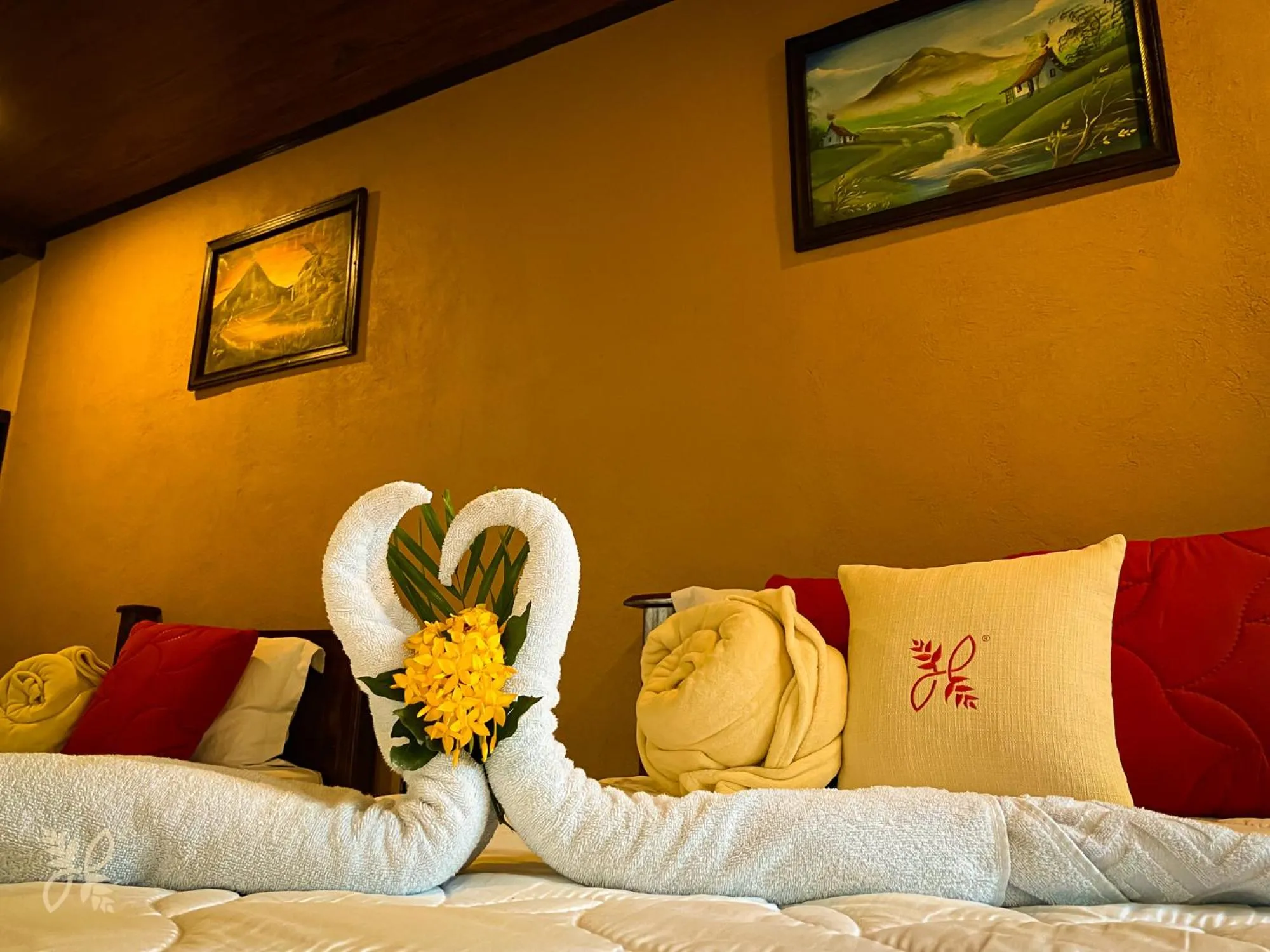 Bed in Hotel Heliconias Nature Inn & Hot Springs