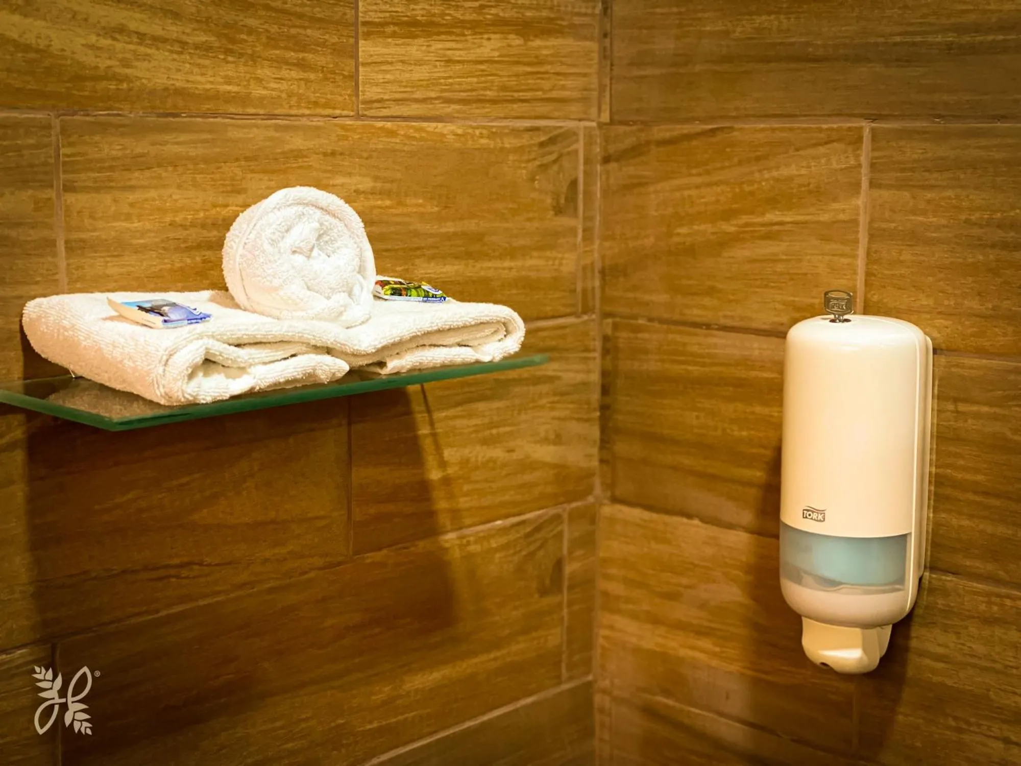 Bathroom in Hotel Heliconias Nature Inn & Hot Springs