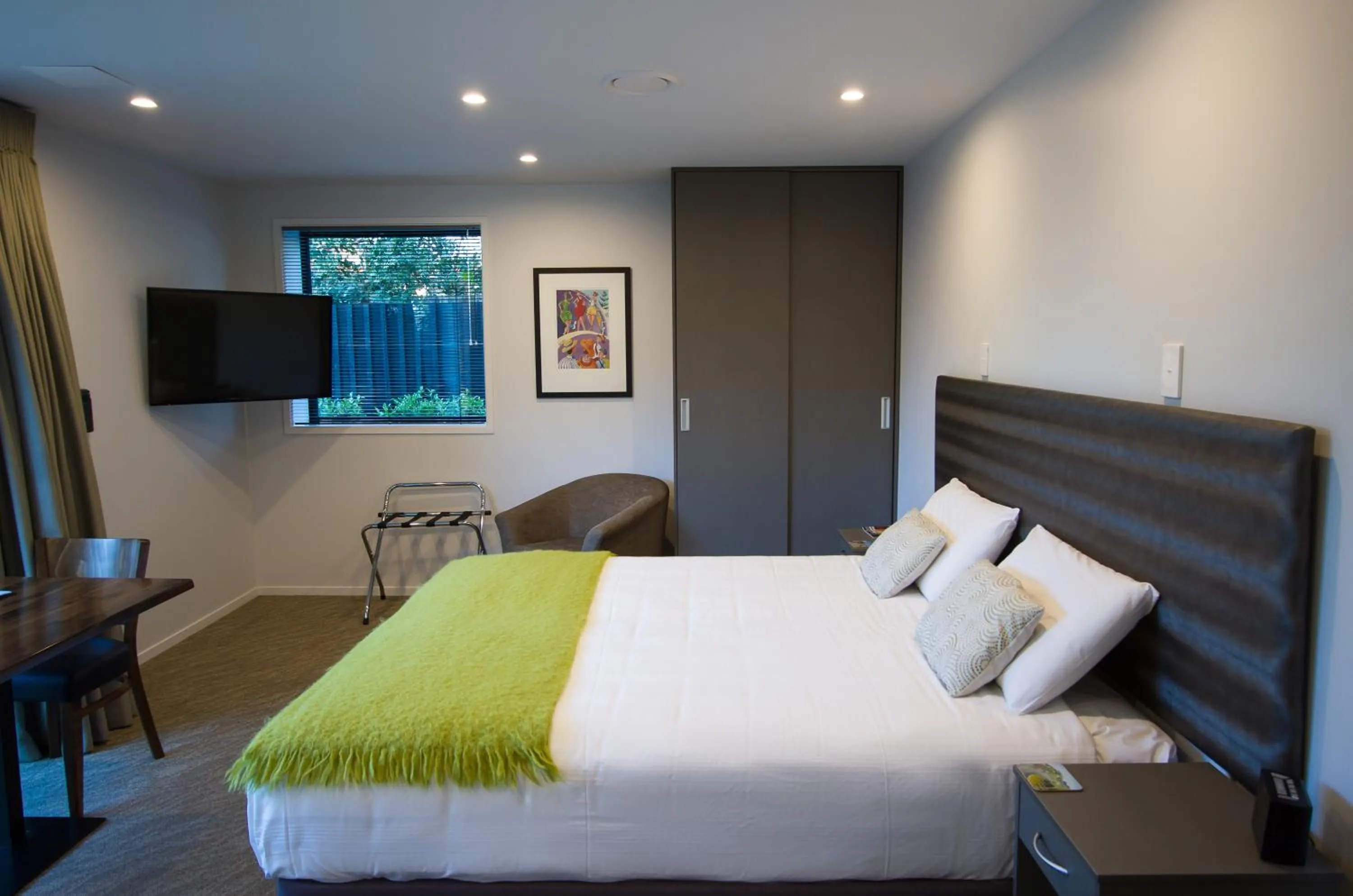 Bedroom, Bed in 850 Cameron Motel