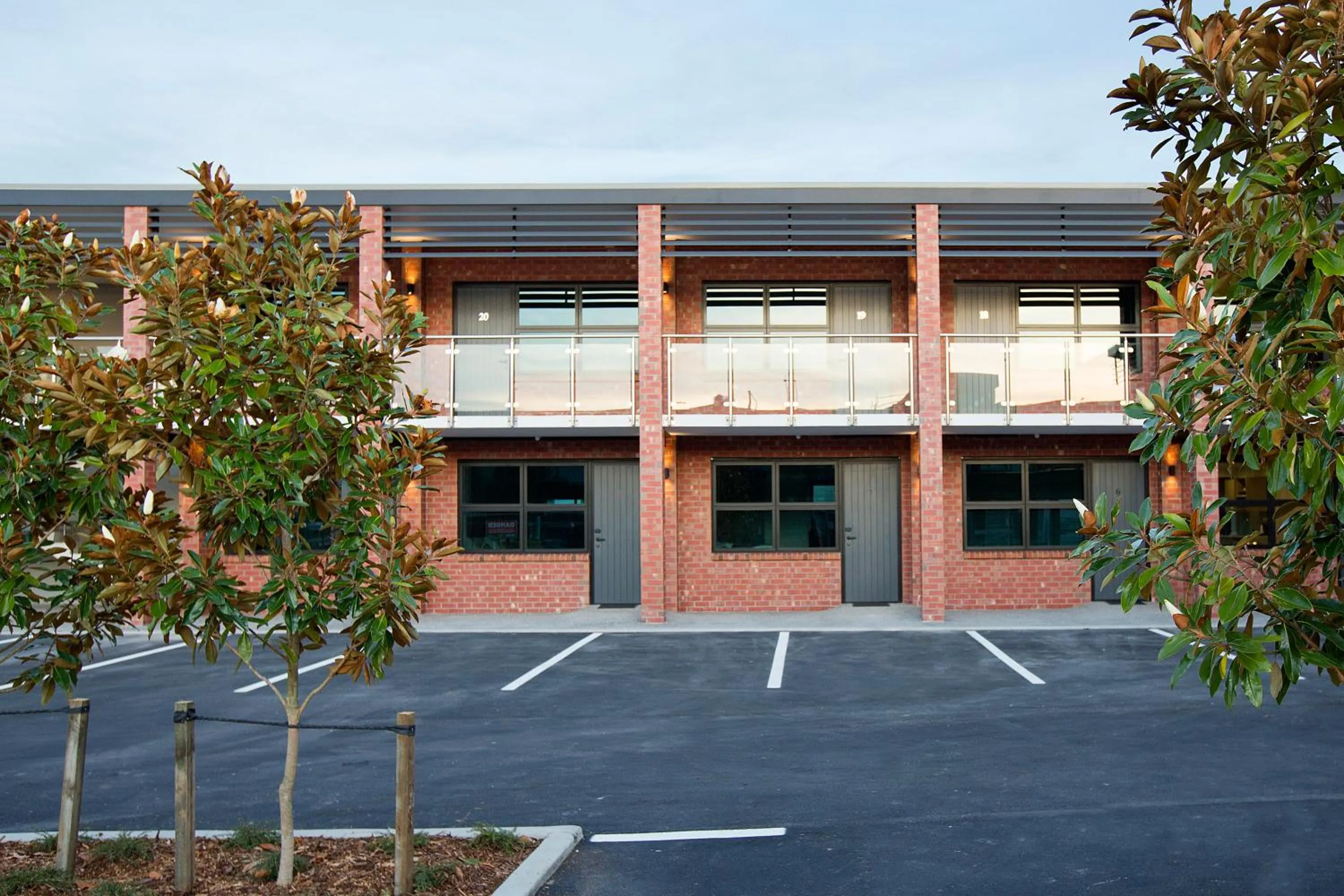 Facade/entrance in 850 Cameron Motel