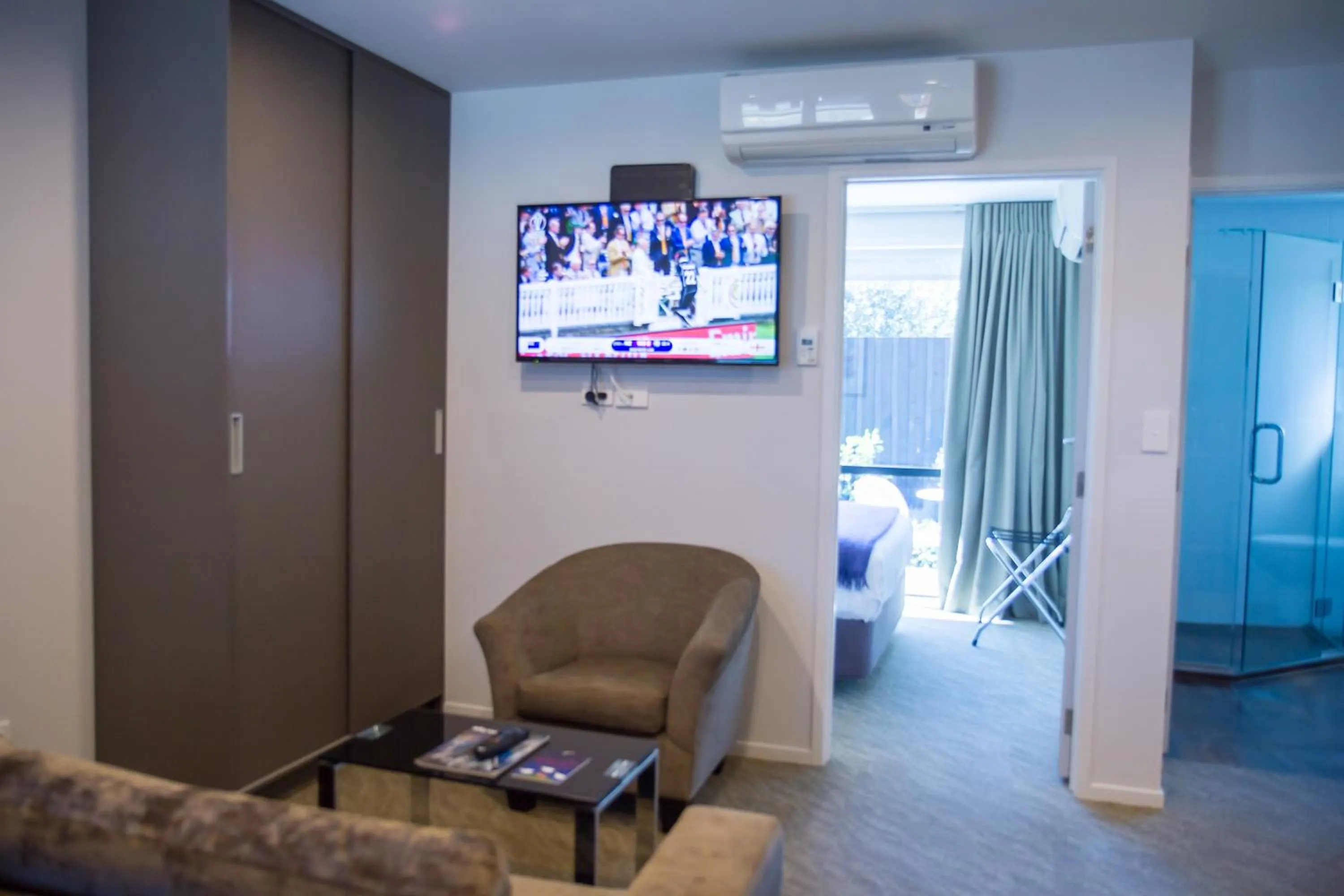 Living room in 850 Cameron Motel