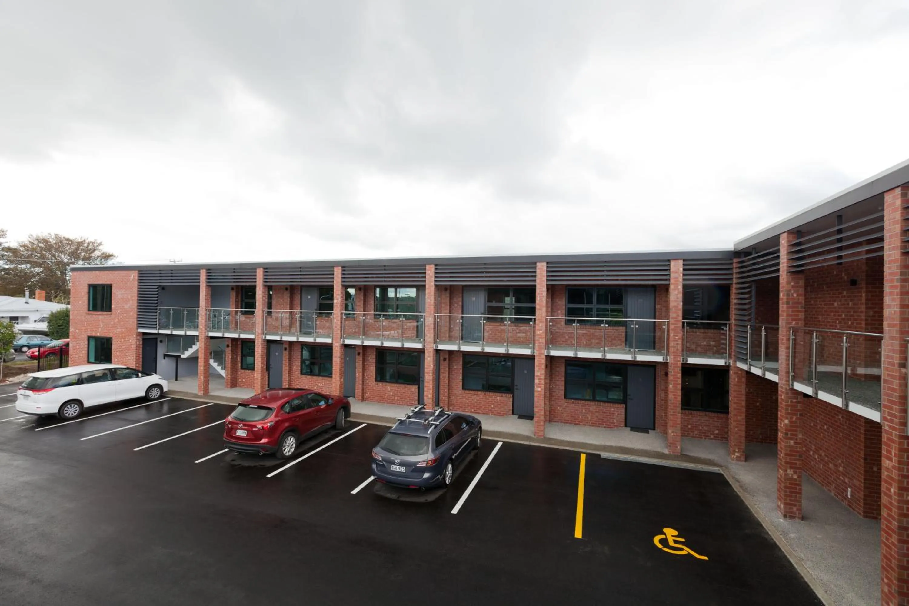 Facade/entrance in 850 Cameron Motel