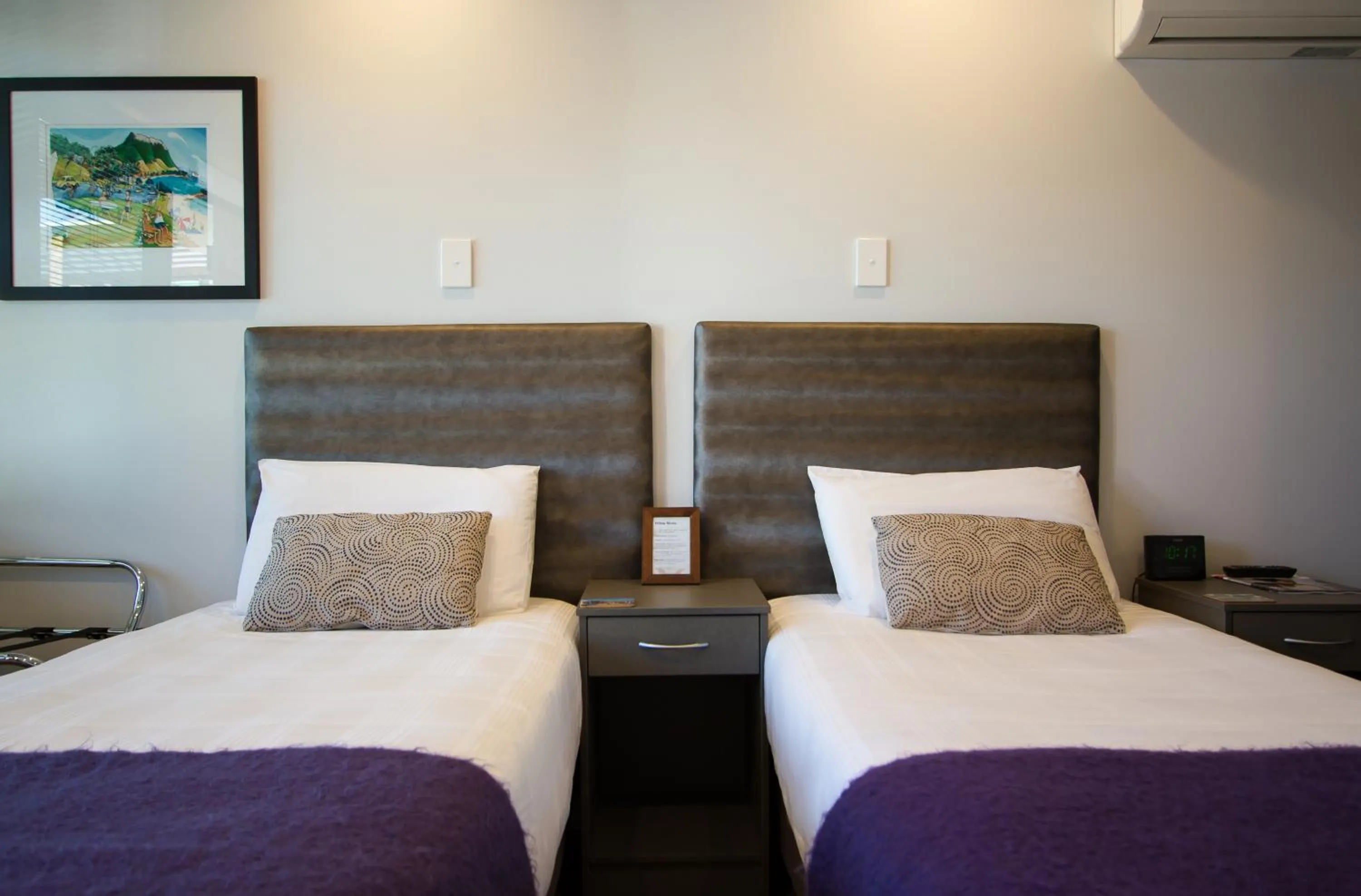 Bedroom, Bed in 850 Cameron Motel