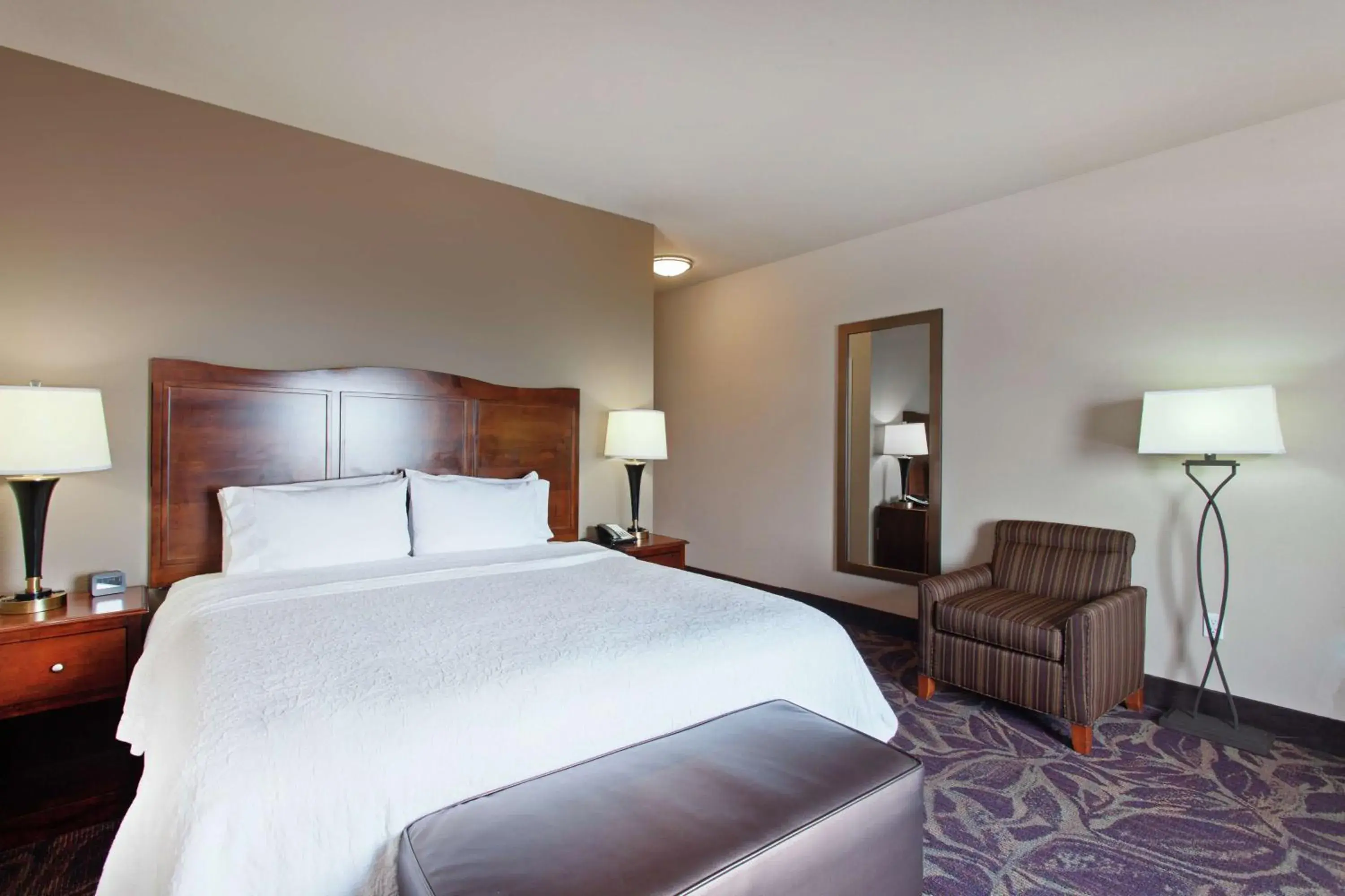 Bed in Hampton Inn Seattle/Everett Downtown Bed in Hampton Inn Seattle/Everett Downtown