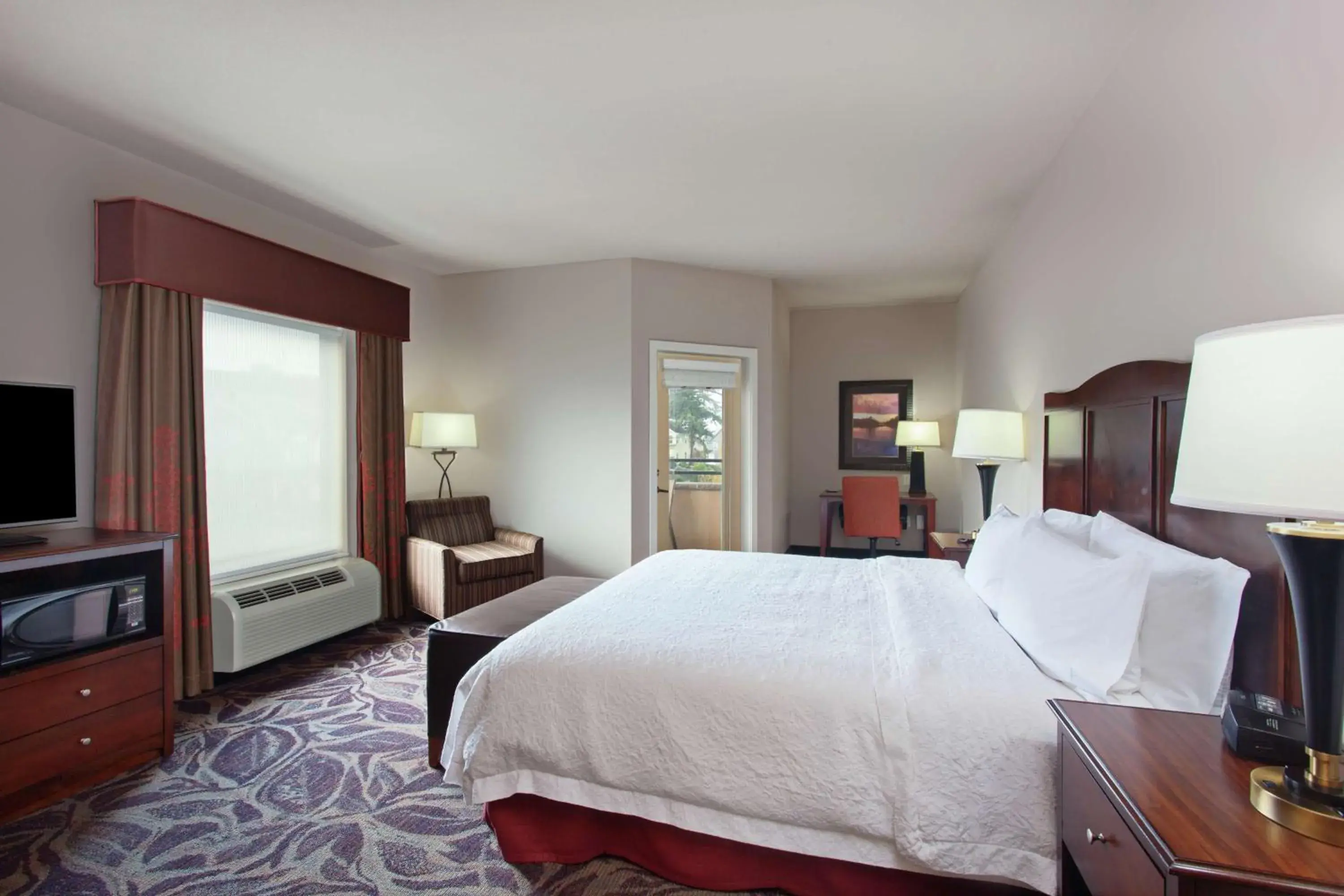 Bedroom, Bed in Hampton Inn Seattle/Everett Downtown Bedroom, Bed in Hampton Inn Seattle/Everett Downtown