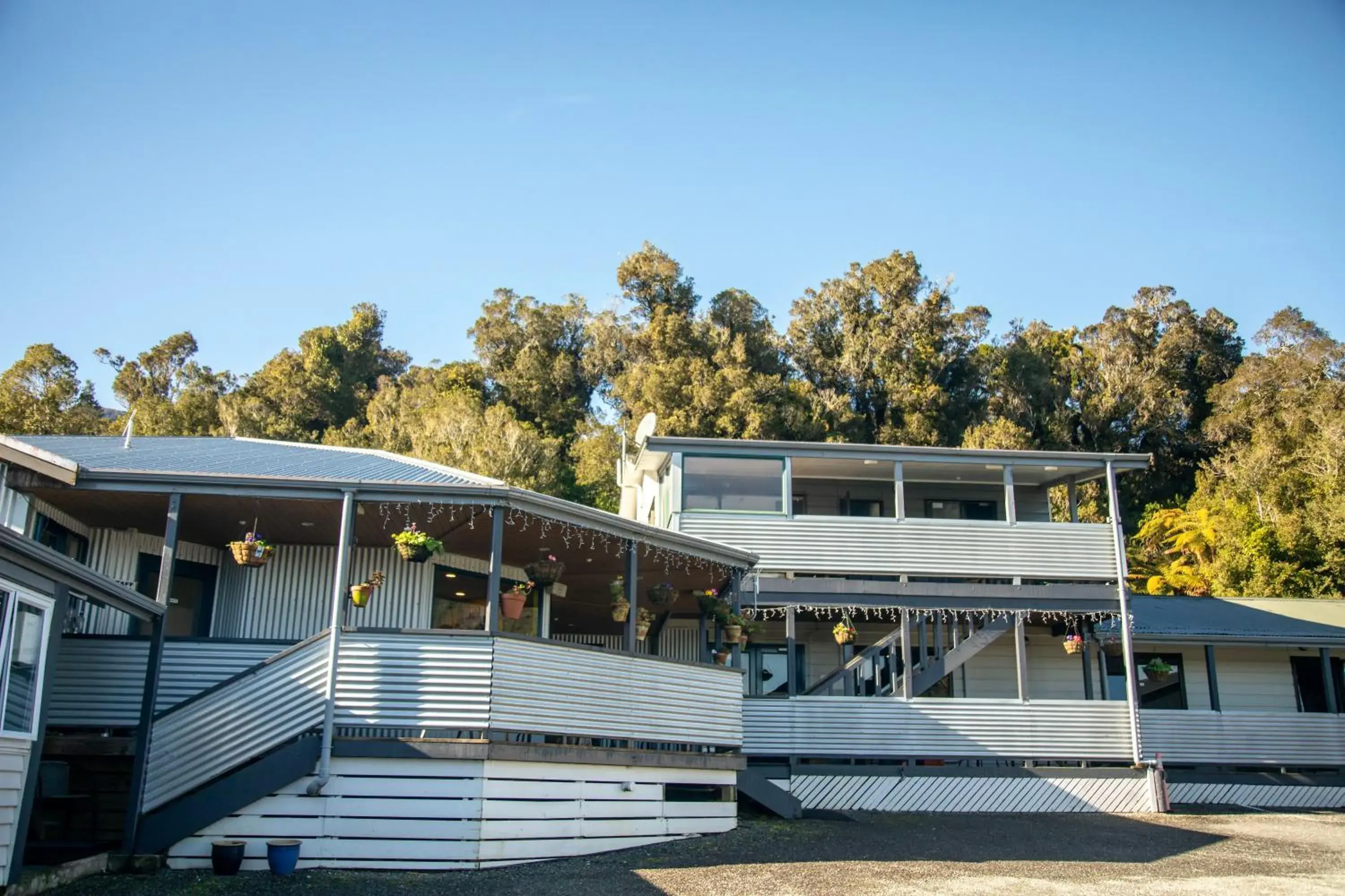 Property building in Ivorytowers Accommodation Property building in Ivorytowers Accommodation