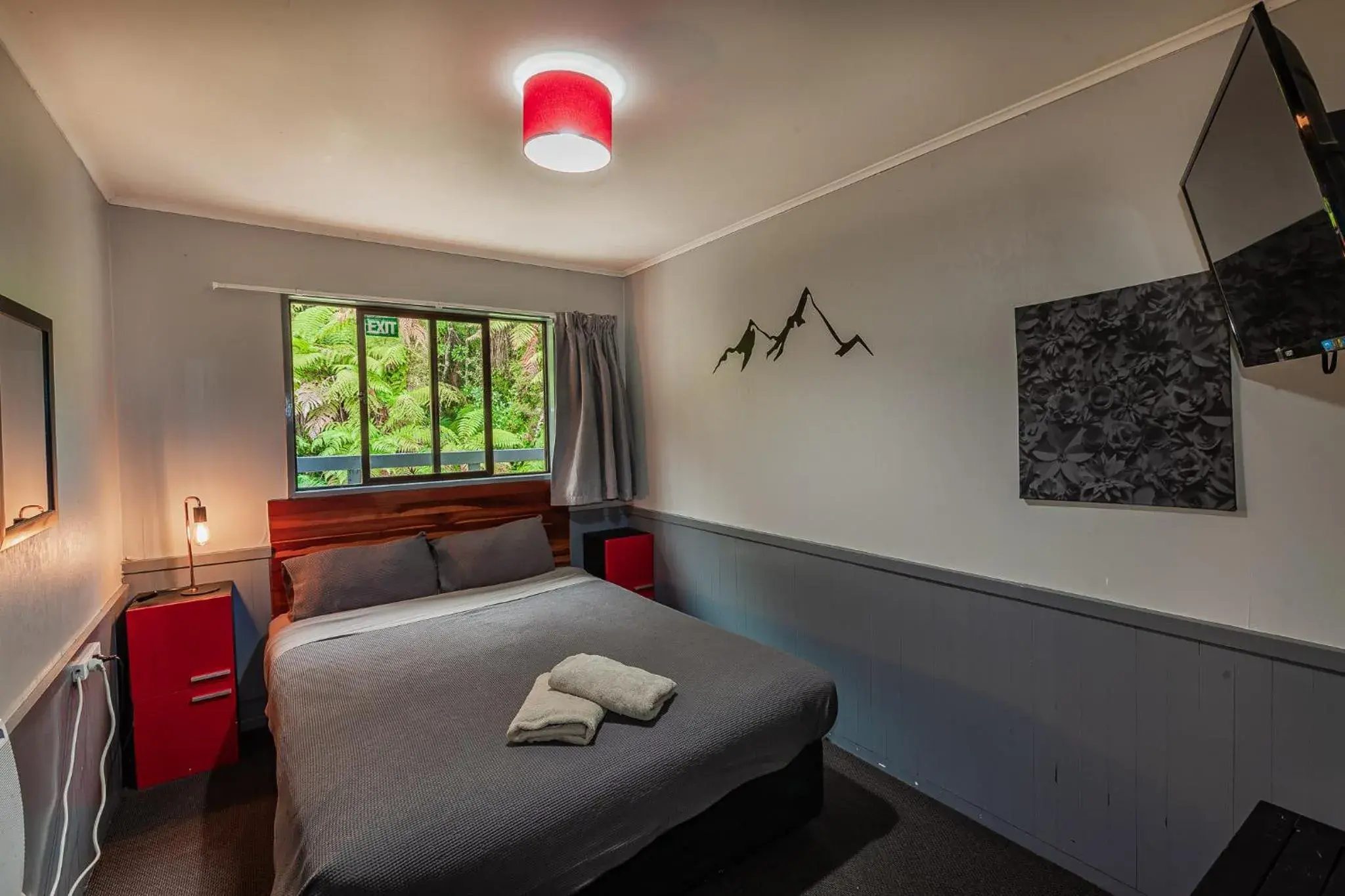 Queen Room in Ivorytowers Accommodation Queen Room in Ivorytowers Accommodation