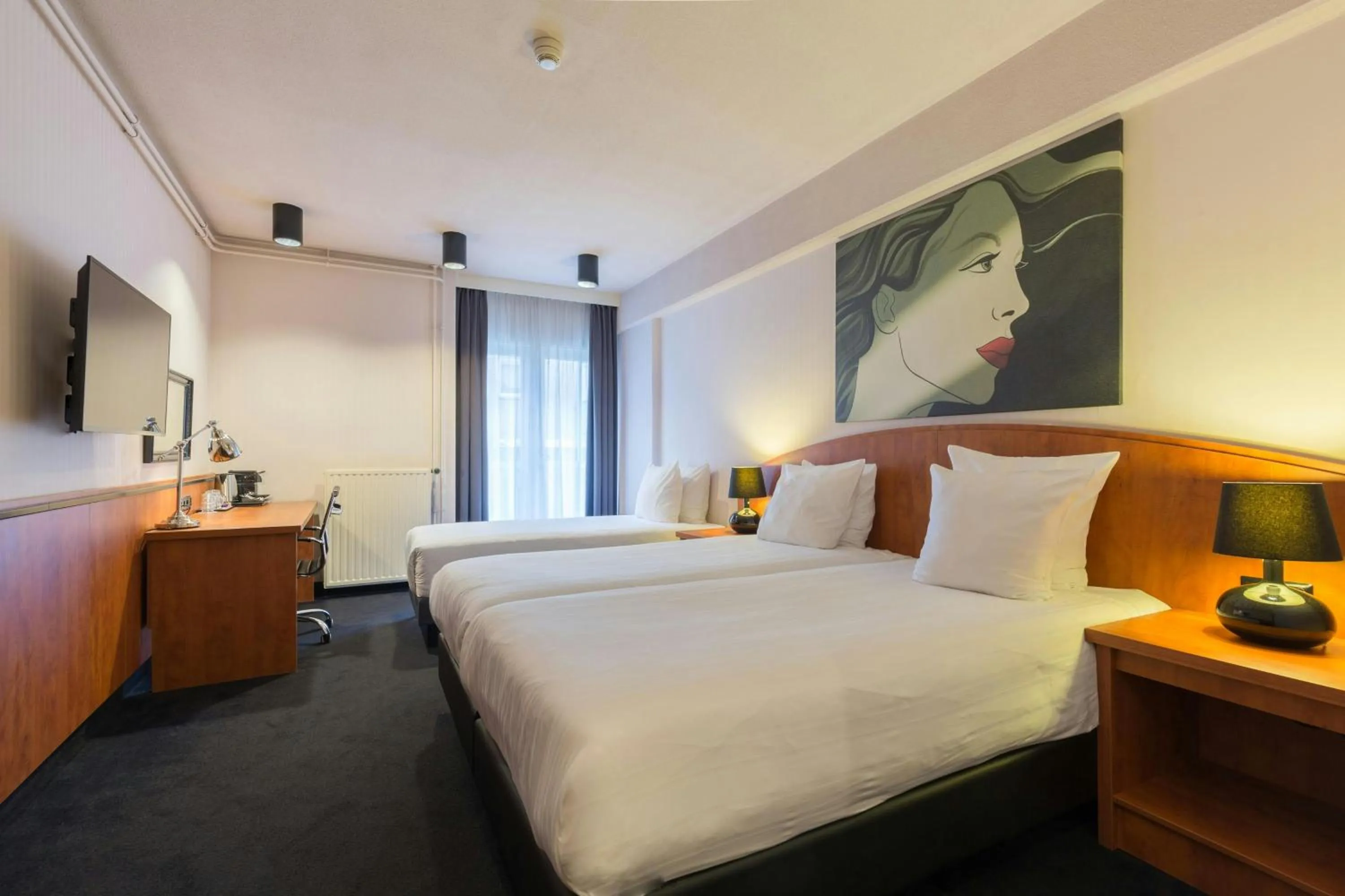 Photo of the whole room, Bed in Leonardo Hotel Utrecht City Center