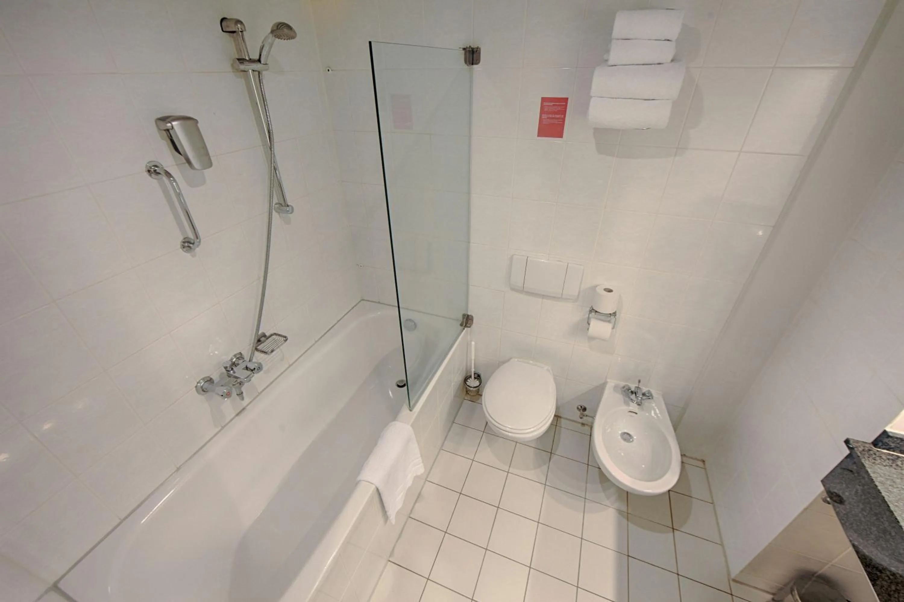 Bathroom in Leonardo Hotel Utrecht City Center