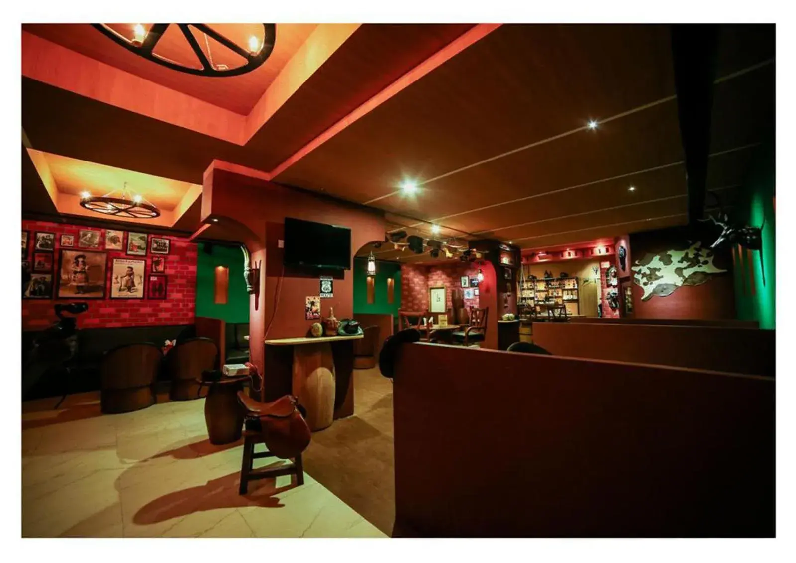 Lounge or bar in Poppys Hotel Madurai Lounge or bar in Poppys Hotel Madurai