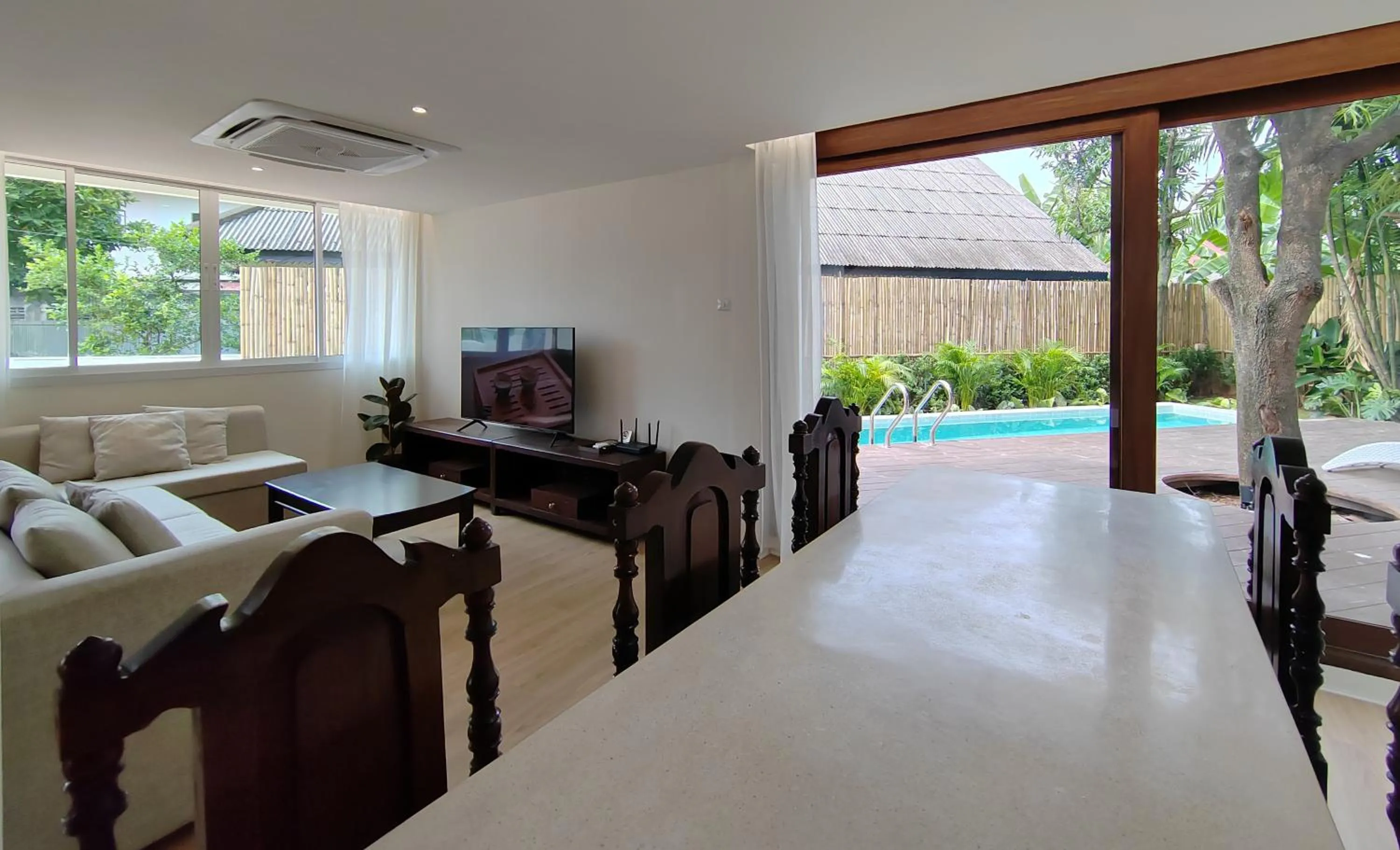 Communal lounge/ TV room in Sense of Haiya