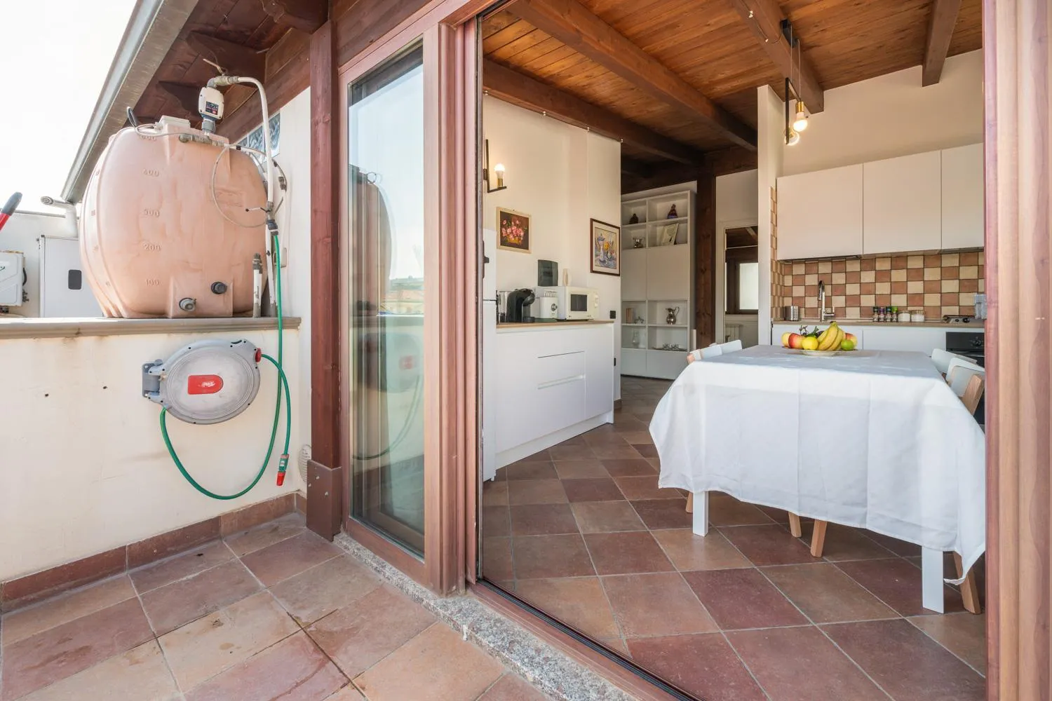 Kitchen or kitchenette in Greta House San Benedetto