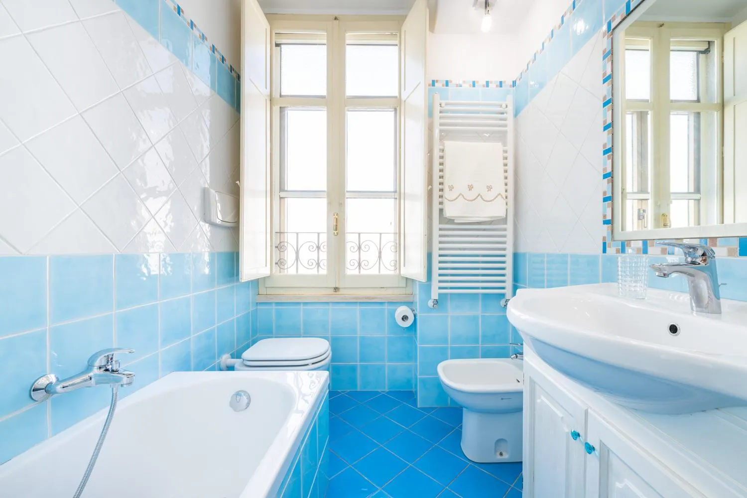 Bath in Greta House San Benedetto