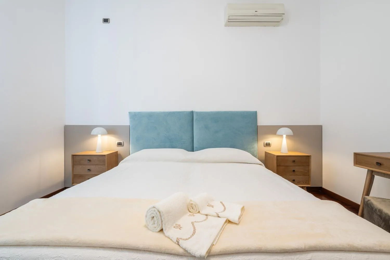 Bedroom, Bed in Greta House San Benedetto
