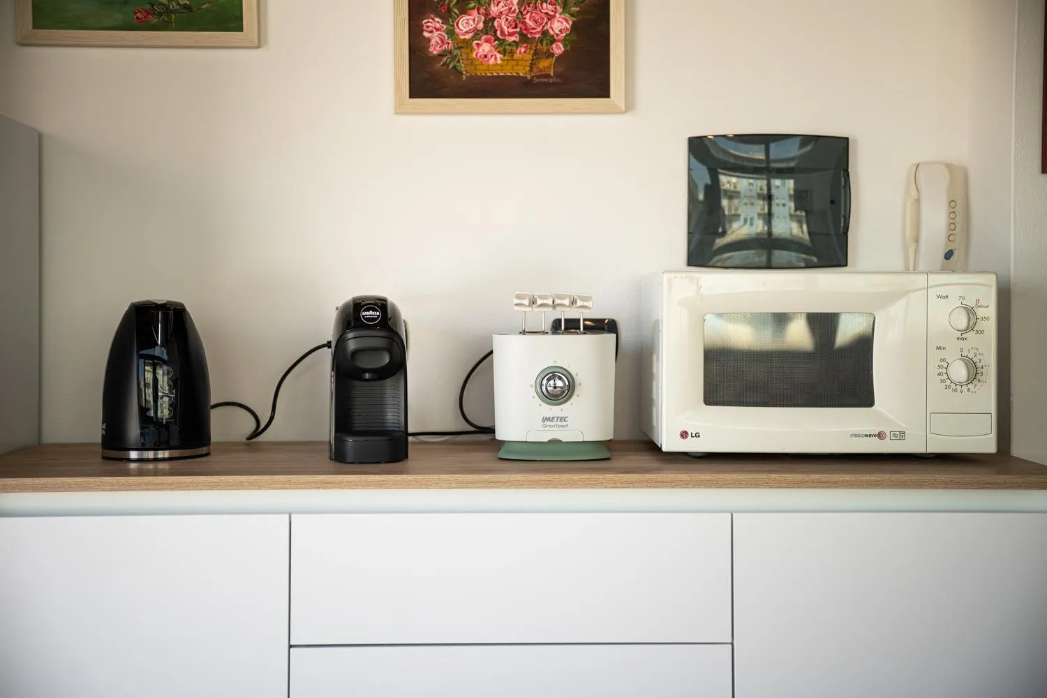 Coffee/tea facilities in Greta House San Benedetto
